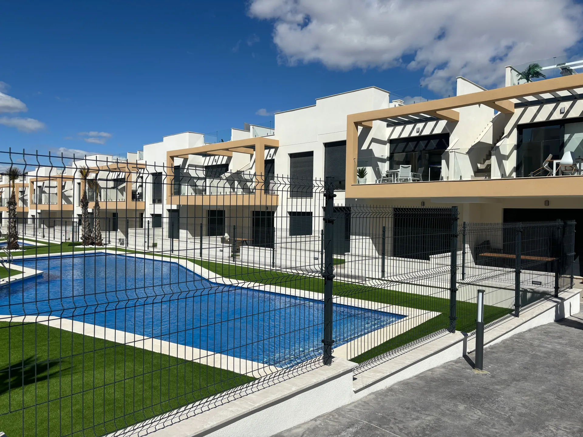 Apartamento en venta de 2 habitaciones en Villamartin, Alicante