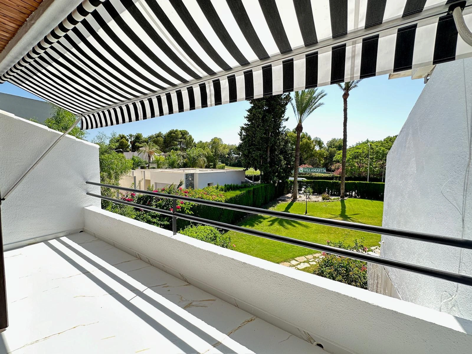 Apartamento en venta de 2 dormitorios en Villamartin, Orihuela