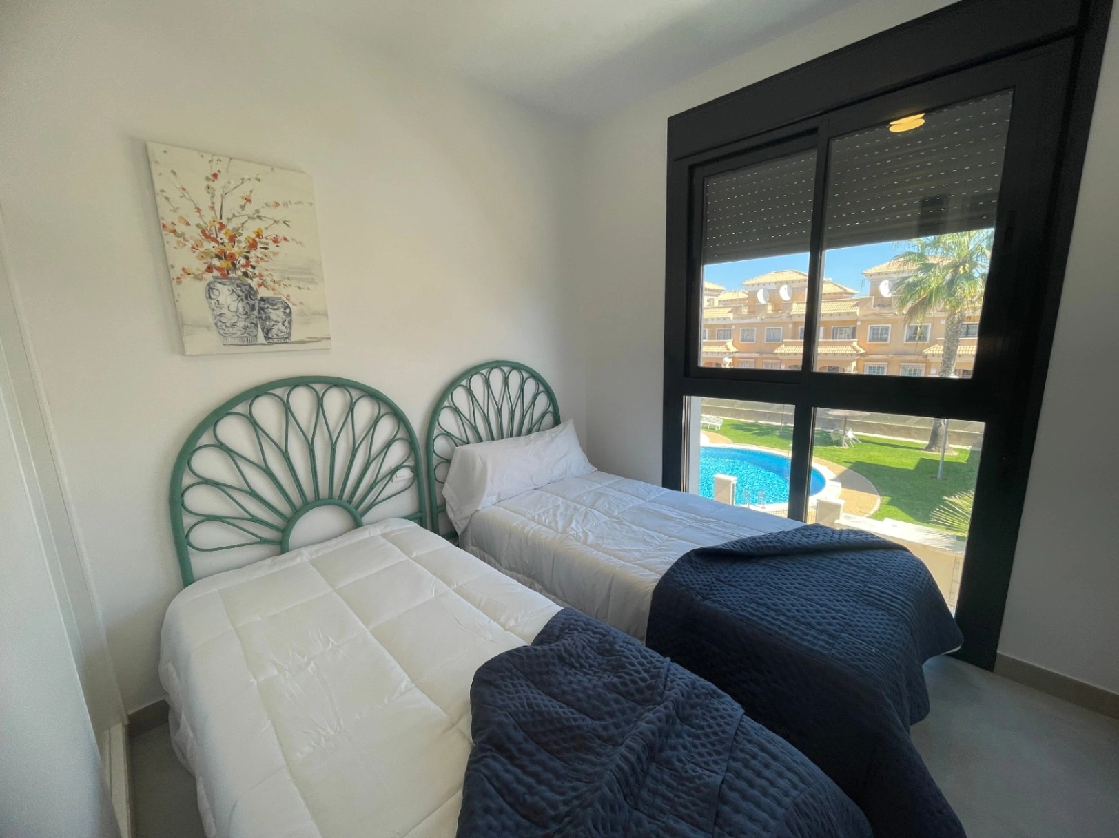 Apartamento en venta de 2 habitaciones en Villamartin, Alicante