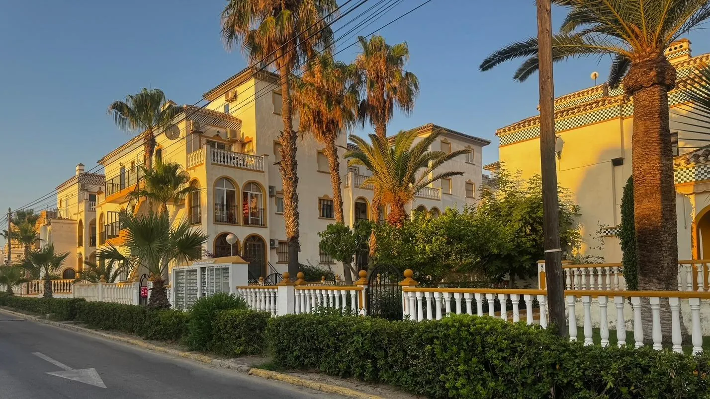 Magnifico Dúplex de tres habitaciones en venta en La Mata, Torrevieja