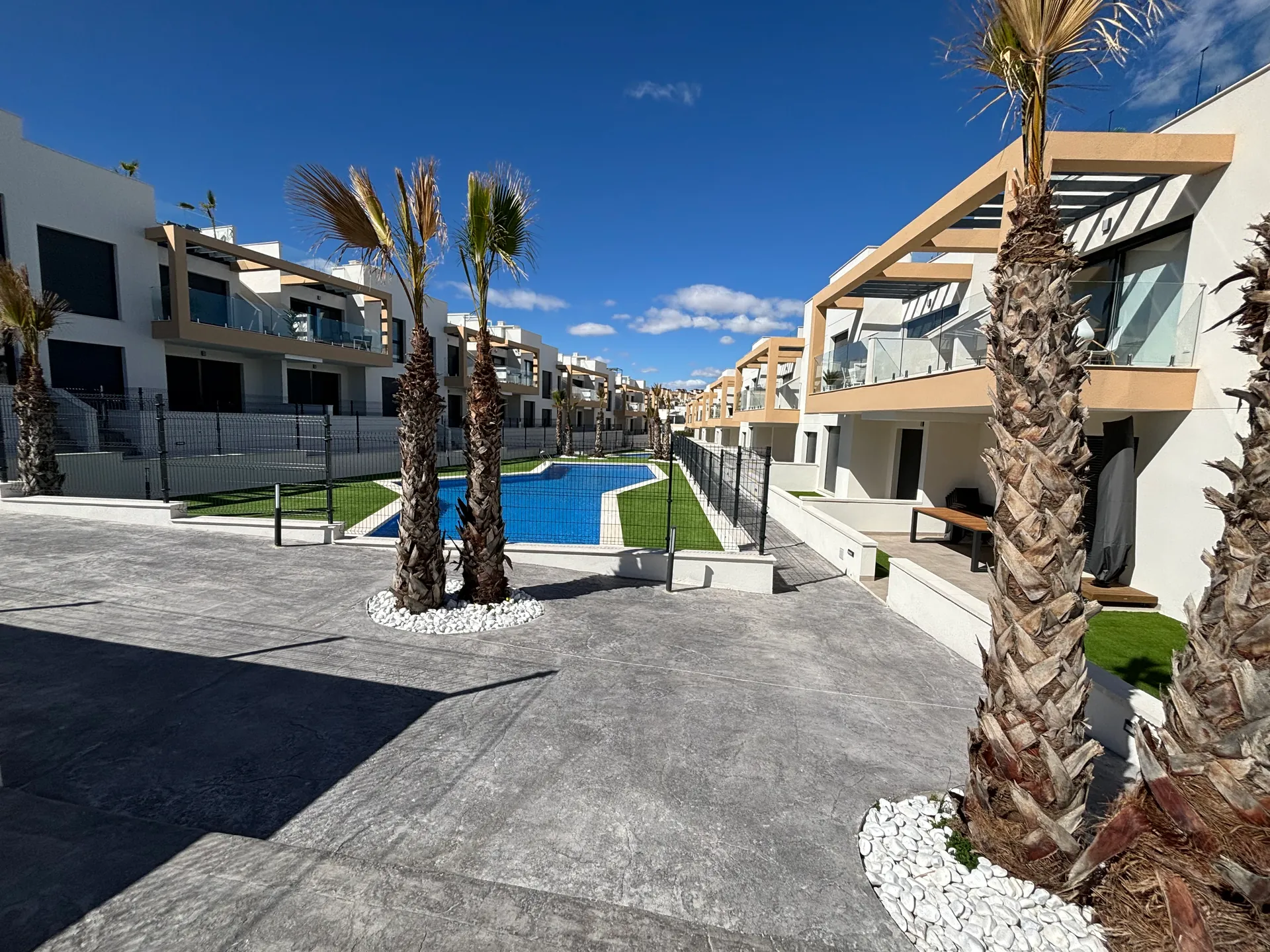 Apartamento en venta de 2 habitaciones en Villamartin, Alicante