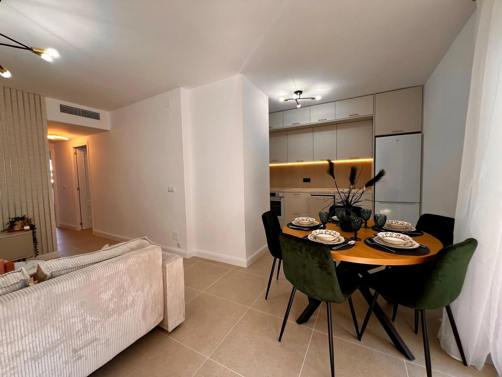 Apartamento reformado de tres dormitorios en venta en La Zenia, Orihuela Costa