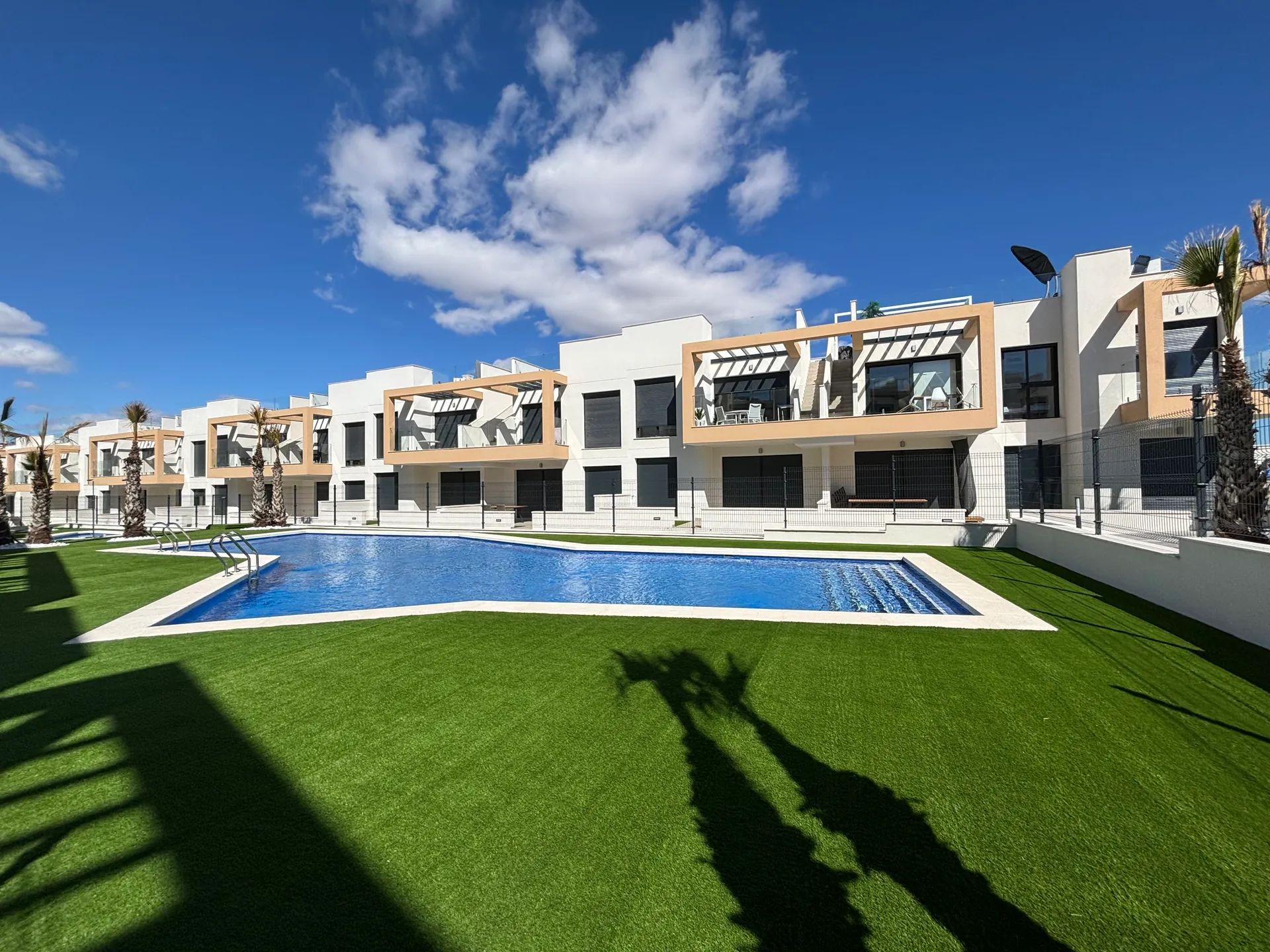 Apartamento en venta de 2 habitaciones en Villamartin, Alicante