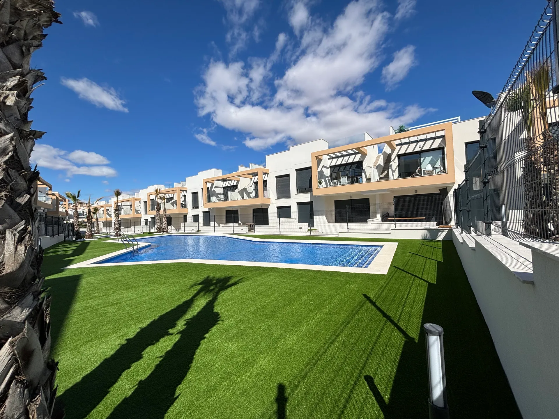 Apartamento en venta de 2 habitaciones en Villamartin, Alicante