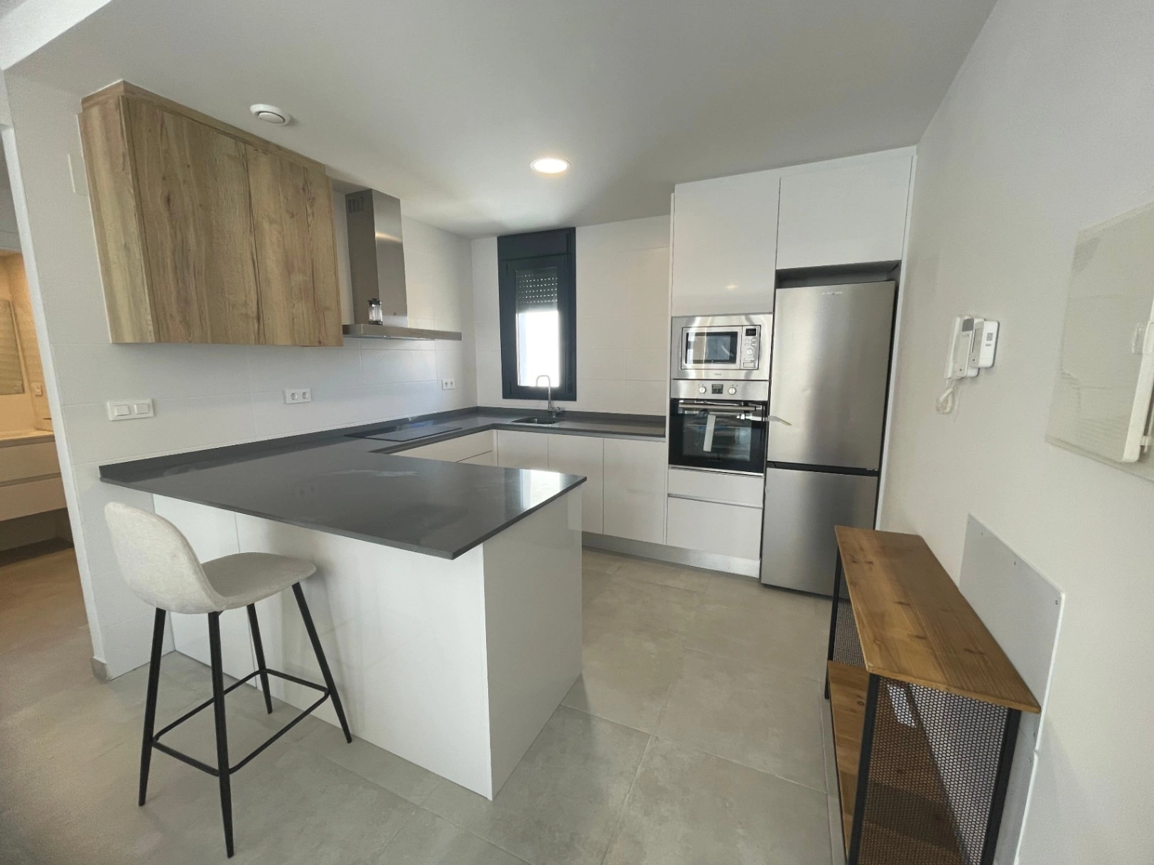 Apartamento en venta de 2 habitaciones en Villamartin, Alicante