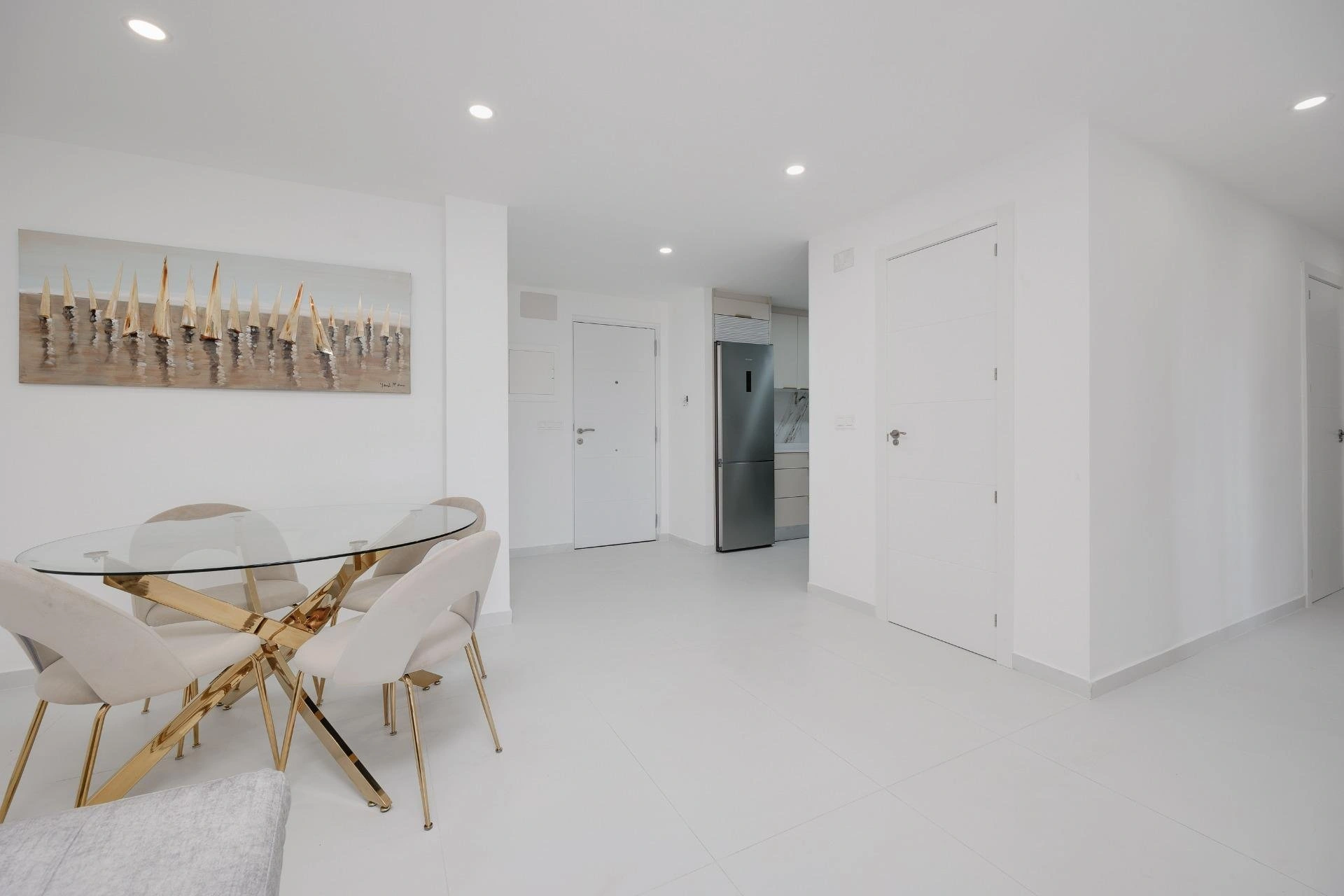 Impresionante Apartamento totalmente renovado en primera línea de playa en venta en Torrevieja