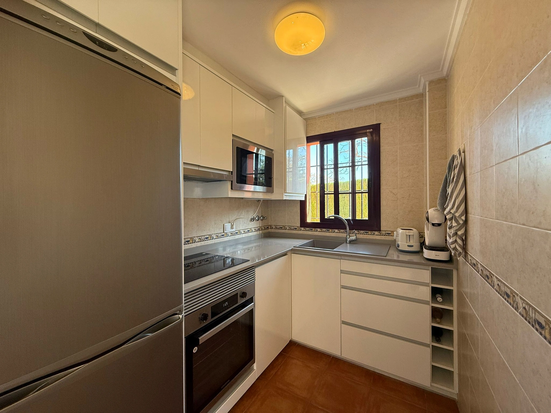 Apartamento de tres habitaciones en venta en Torrevieja, Alicante