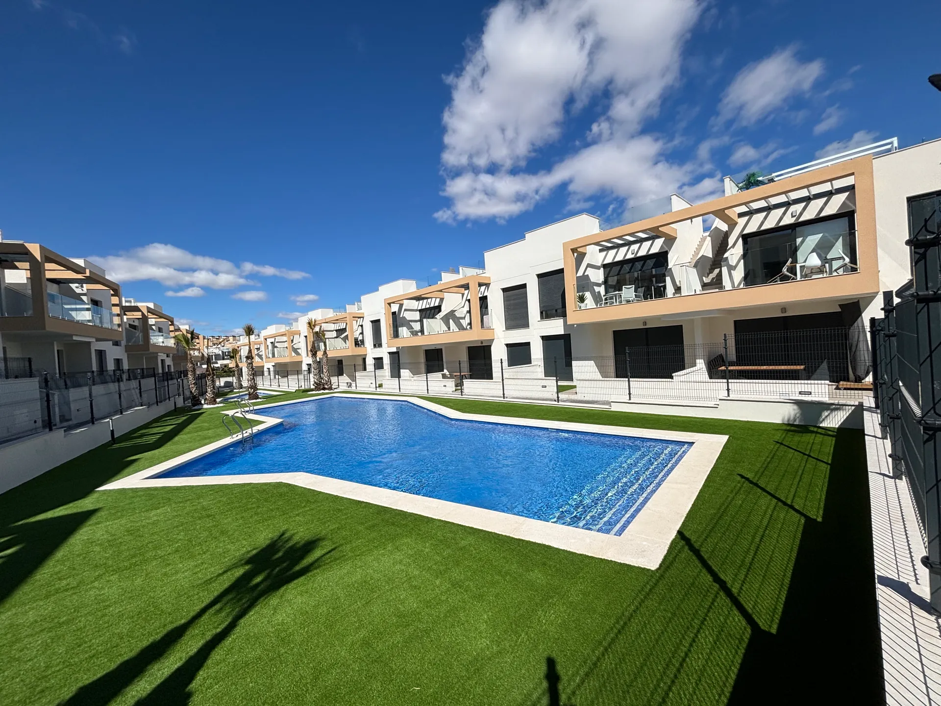 Apartamento en venta de 2 habitaciones en Villamartin, Alicante