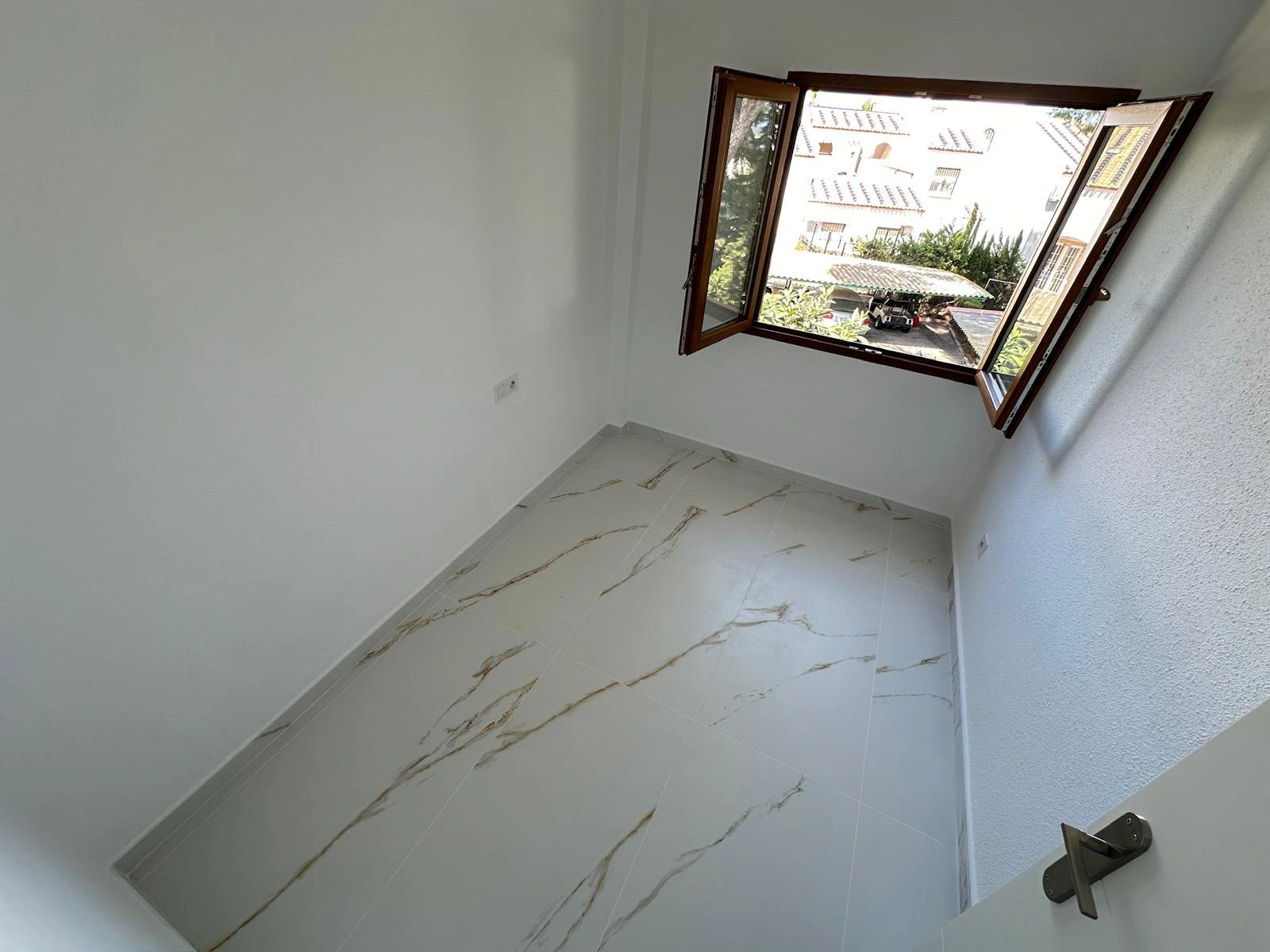 Apartamento en venta de 2 dormitorios en Villamartin, Orihuela