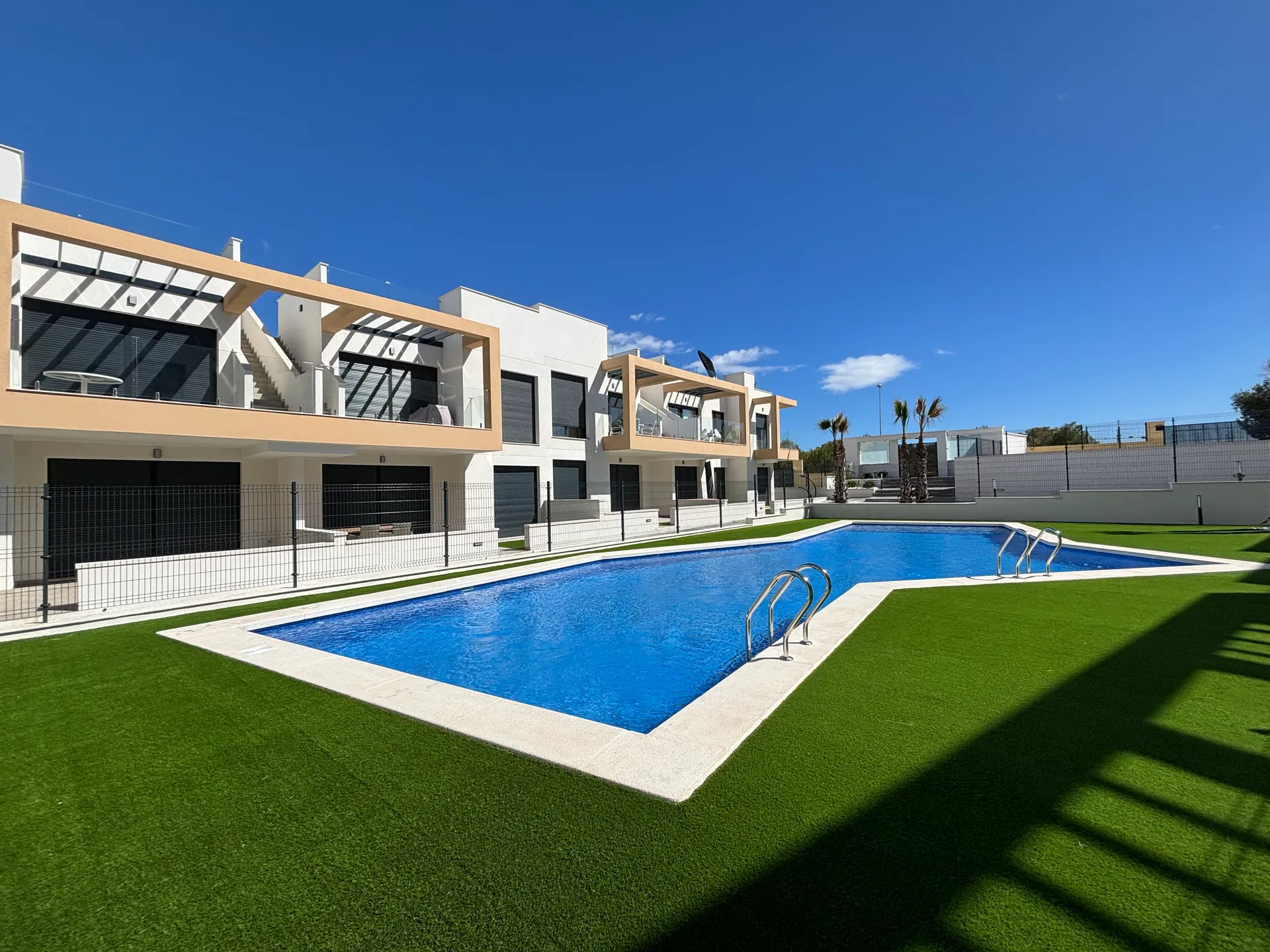 Apartamento en venta de 2 habitaciones en Villamartin, Alicante