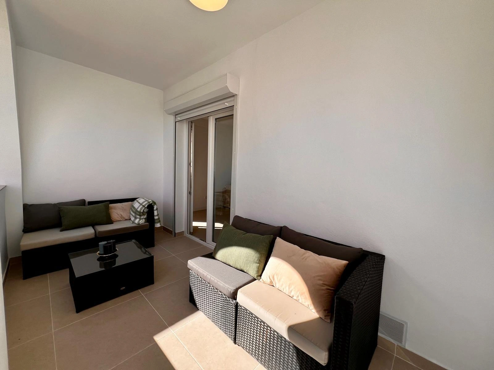 Apartamento reformado de tres dormitorios en venta en La Zenia, Orihuela Costa