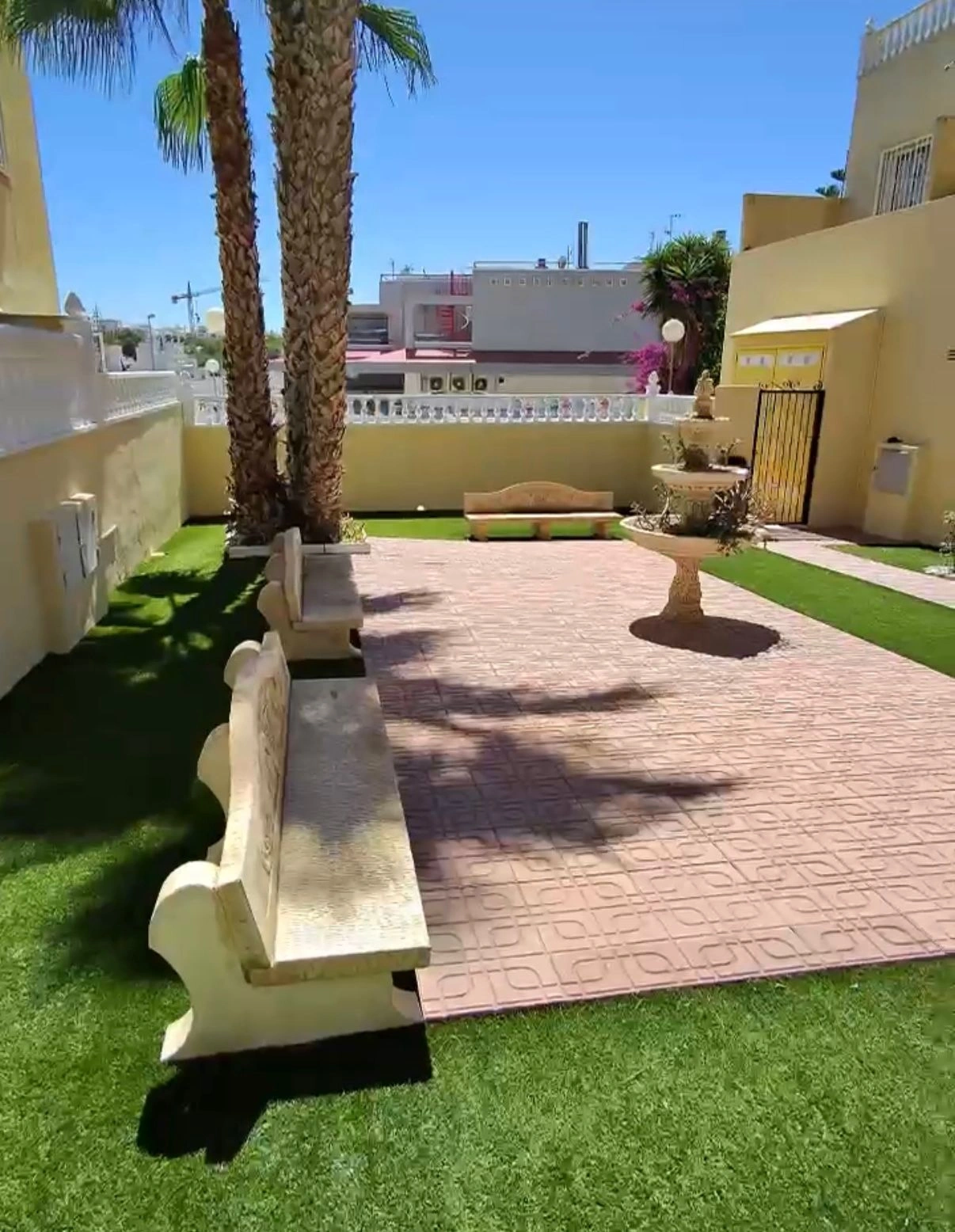 Magnifico Bungalow de tres dormitorios en venta en San Miguel De Salinas, Alicante