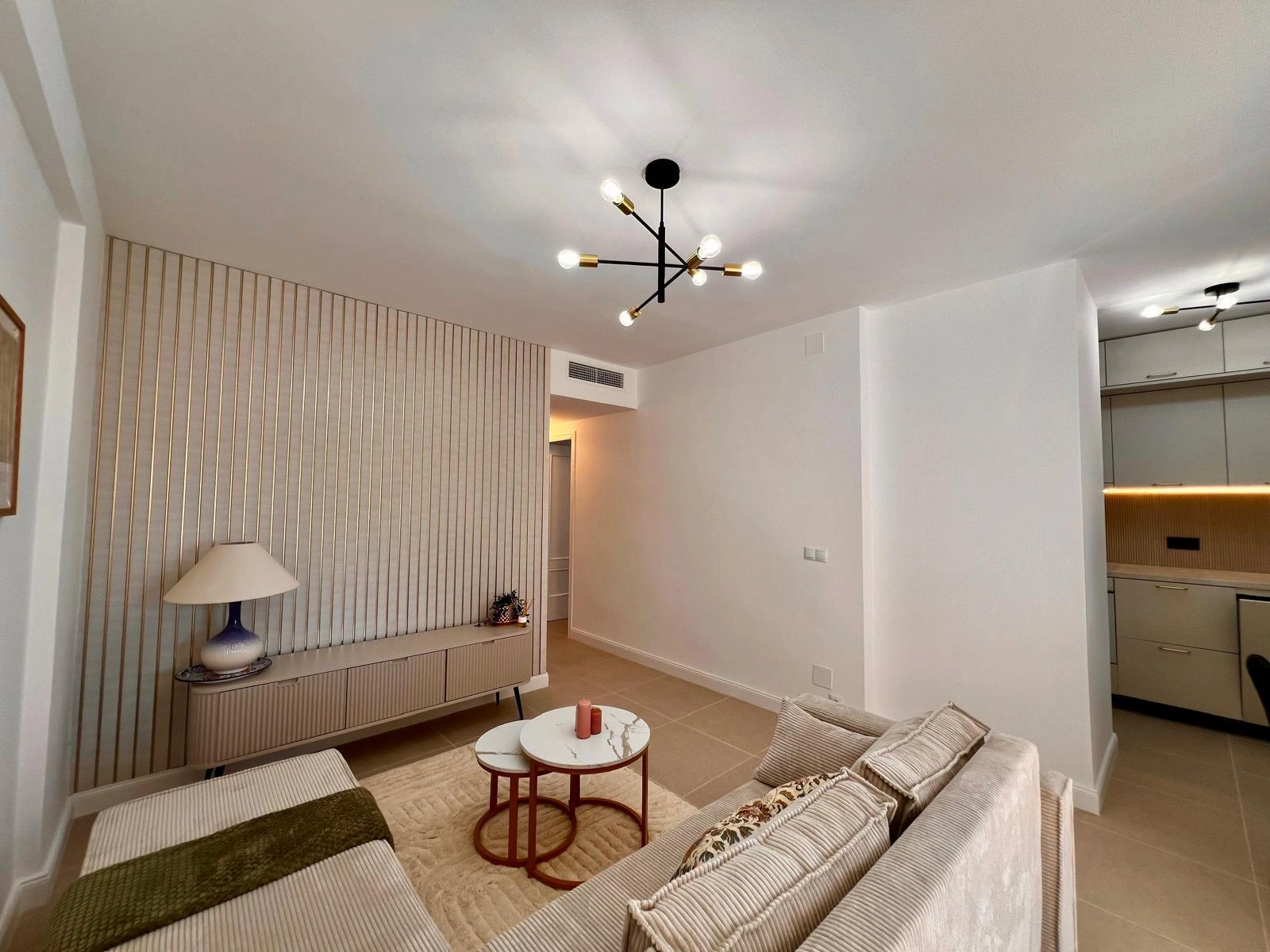 Apartamento reformado de tres dormitorios en venta en La Zenia, Orihuela Costa
