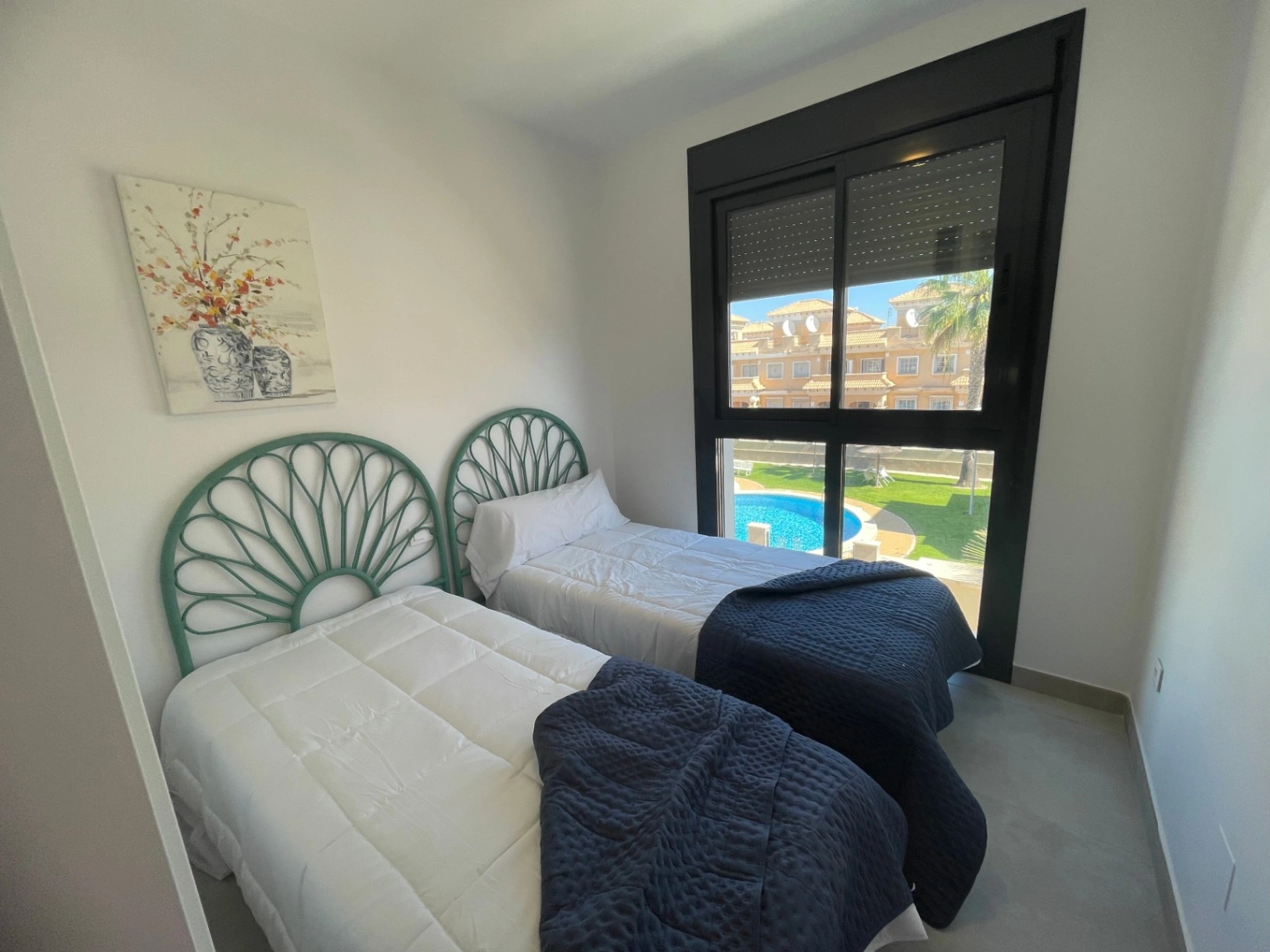 Apartamento en venta de 2 habitaciones en Villamartin, Alicante
