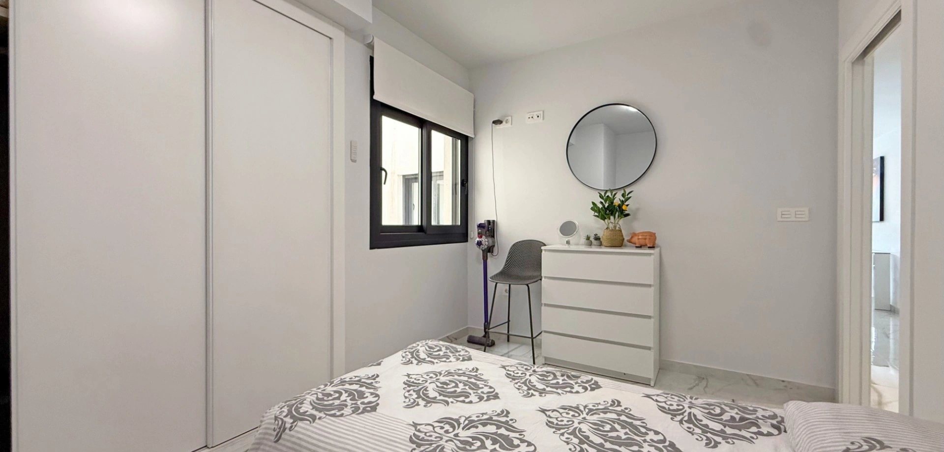 - Venta de moderno apartamento de 2 dormitorios en Los Altos, Torrevieja