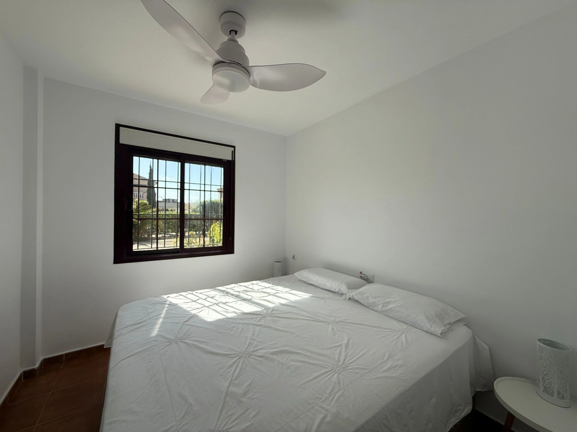 Apartamento de tres habitaciones en venta en Torrevieja, Alicante