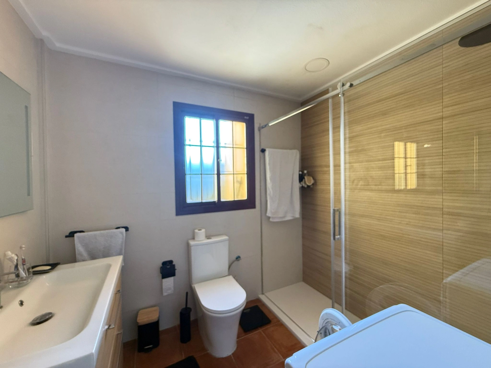 Apartamento de tres habitaciones en venta en Torrevieja, Alicante
