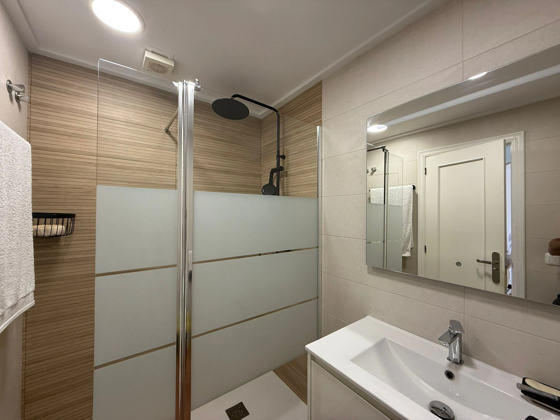Apartamento de tres habitaciones en venta en Torrevieja, Alicante