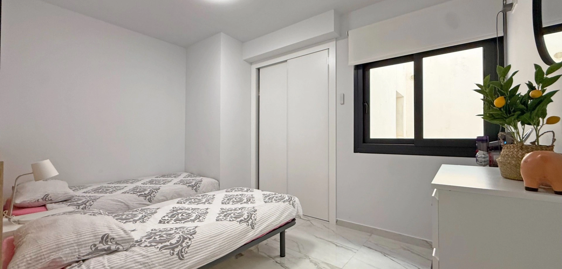 - Venta de moderno apartamento de 2 dormitorios en Los Altos, Torrevieja