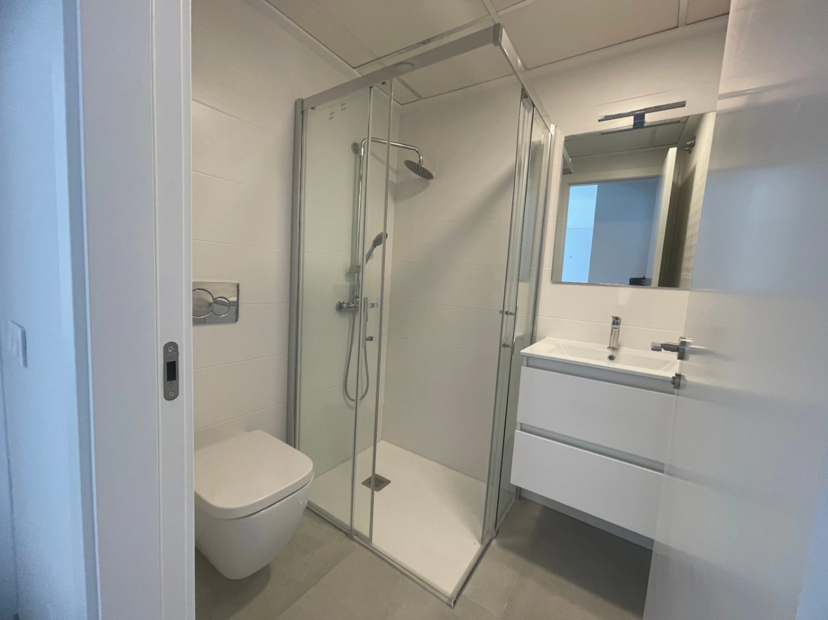 Apartamento en venta de 2 habitaciones en Villamartin, Alicante