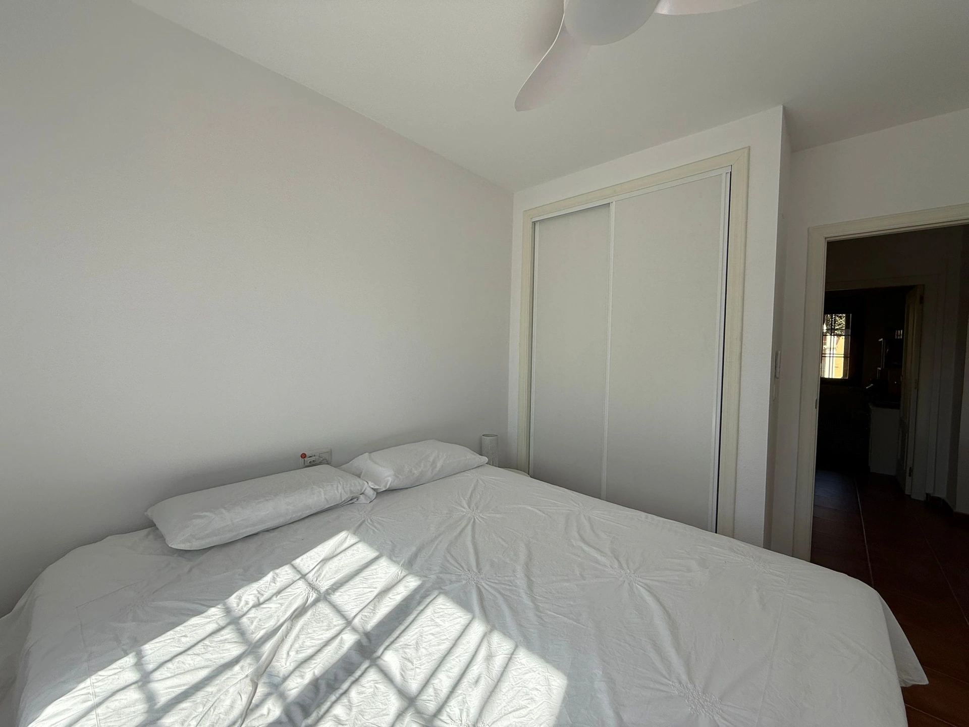 Apartamento de tres habitaciones en venta en Torrevieja, Alicante