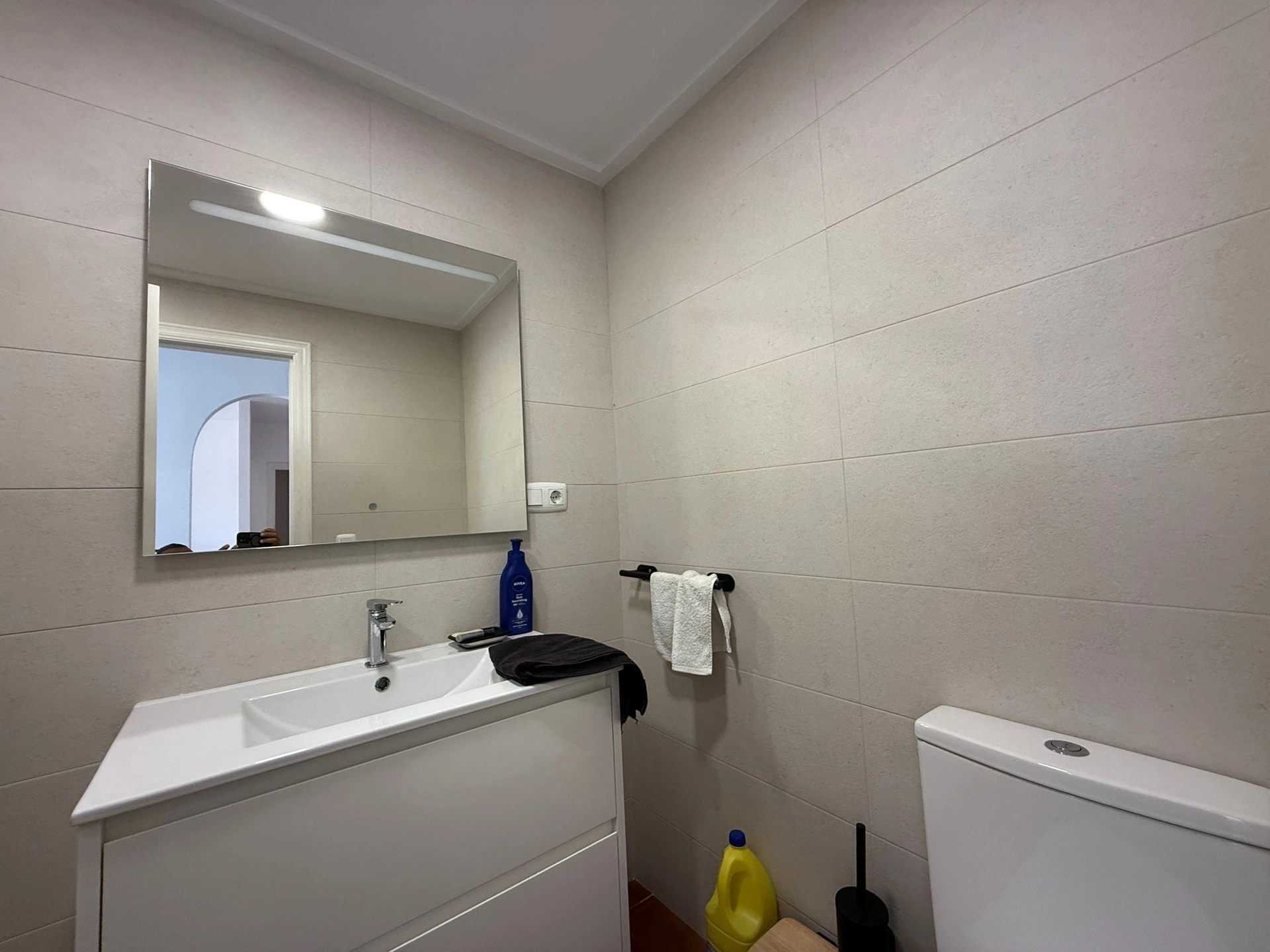 Apartamento de tres habitaciones en venta en Torrevieja, Alicante
