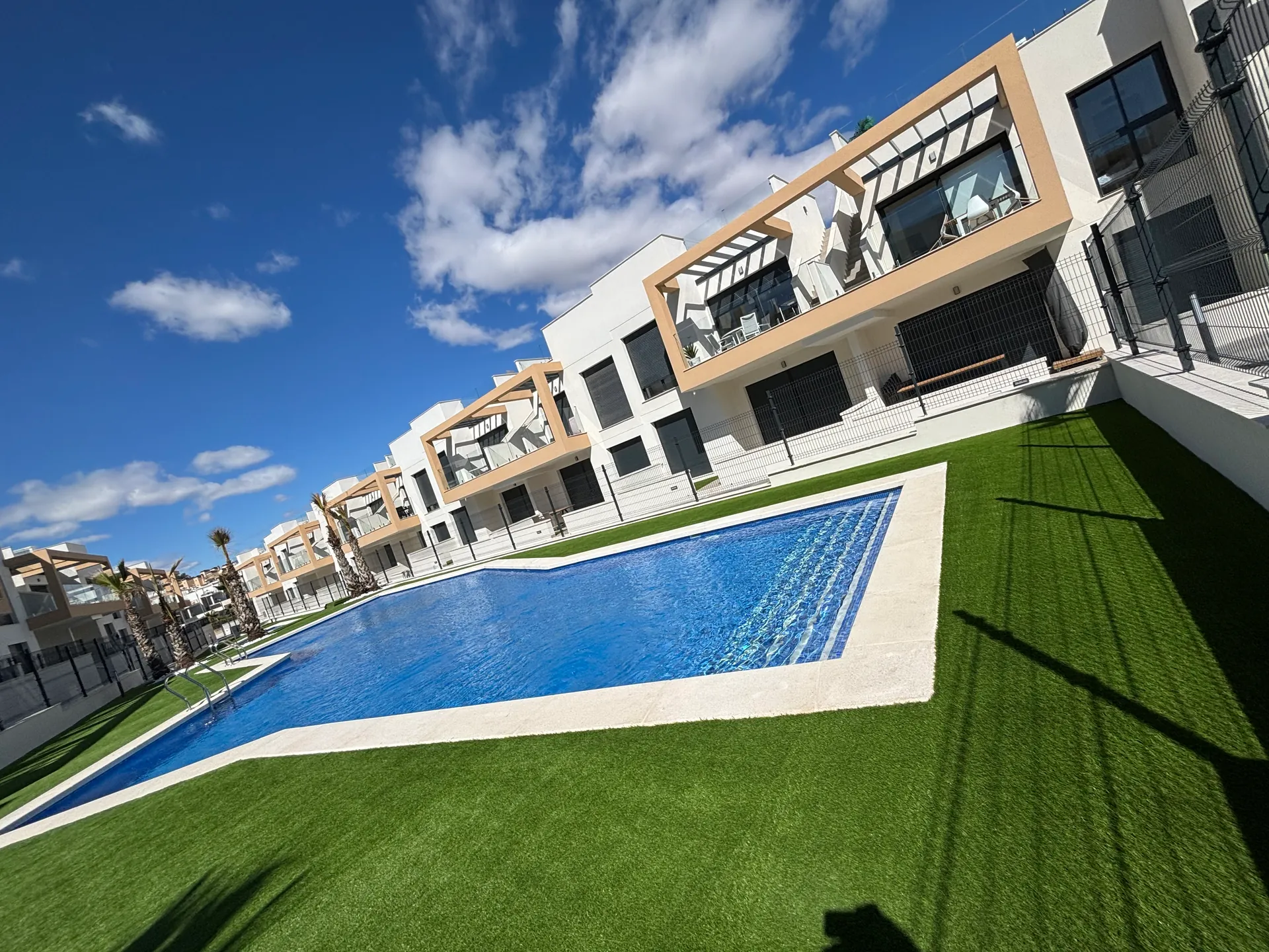 Apartamento en venta de 2 habitaciones en Villamartin, Alicante