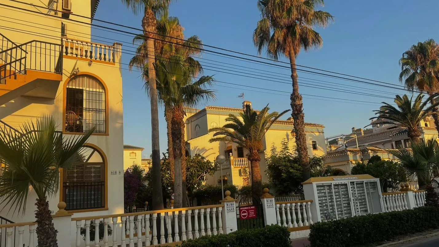 Magnifico Dúplex de tres habitaciones en venta en La Mata, Torrevieja
