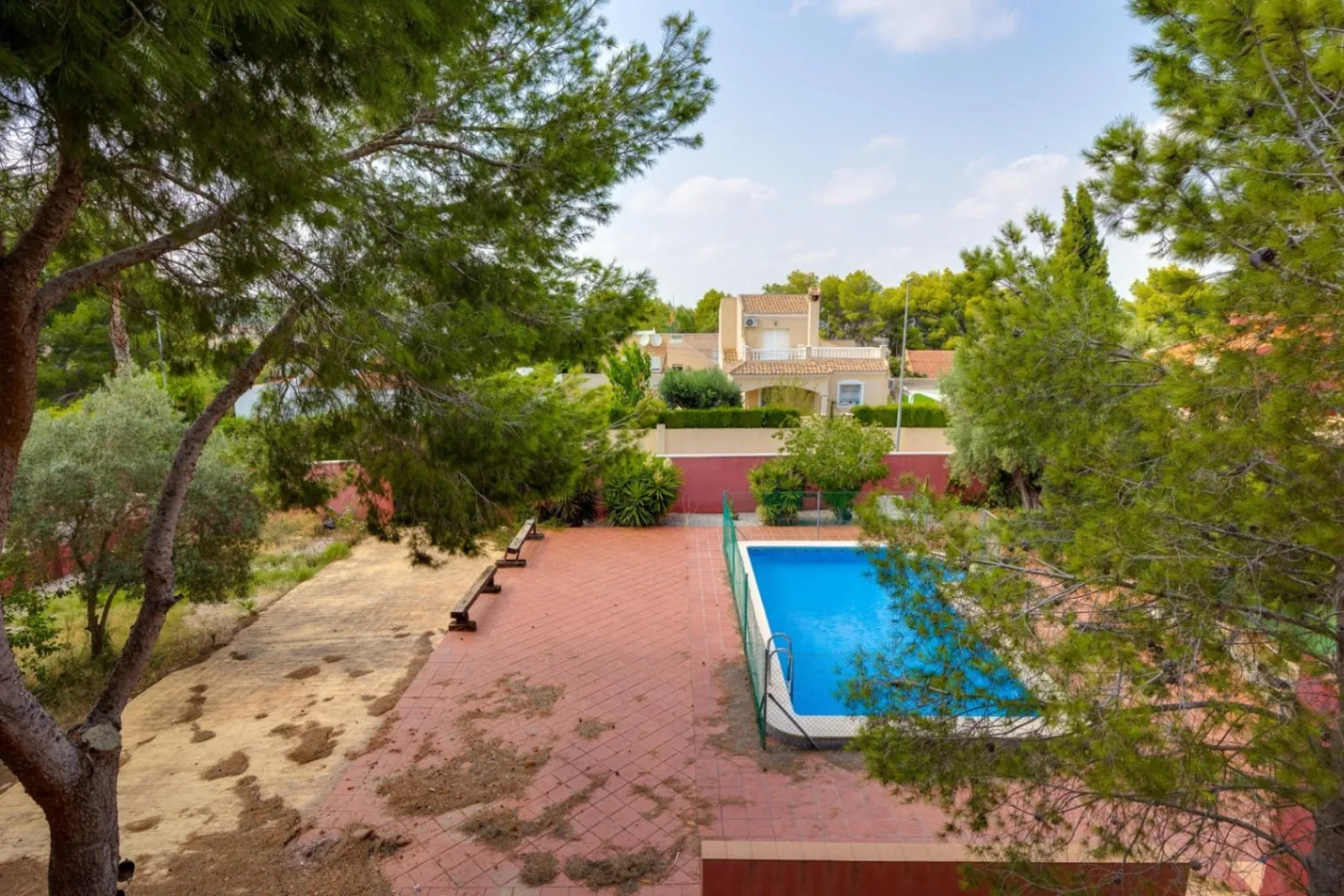 Increíble Chalet de cincos dormitorios en venta en San Miguel de Salinas, Alicante