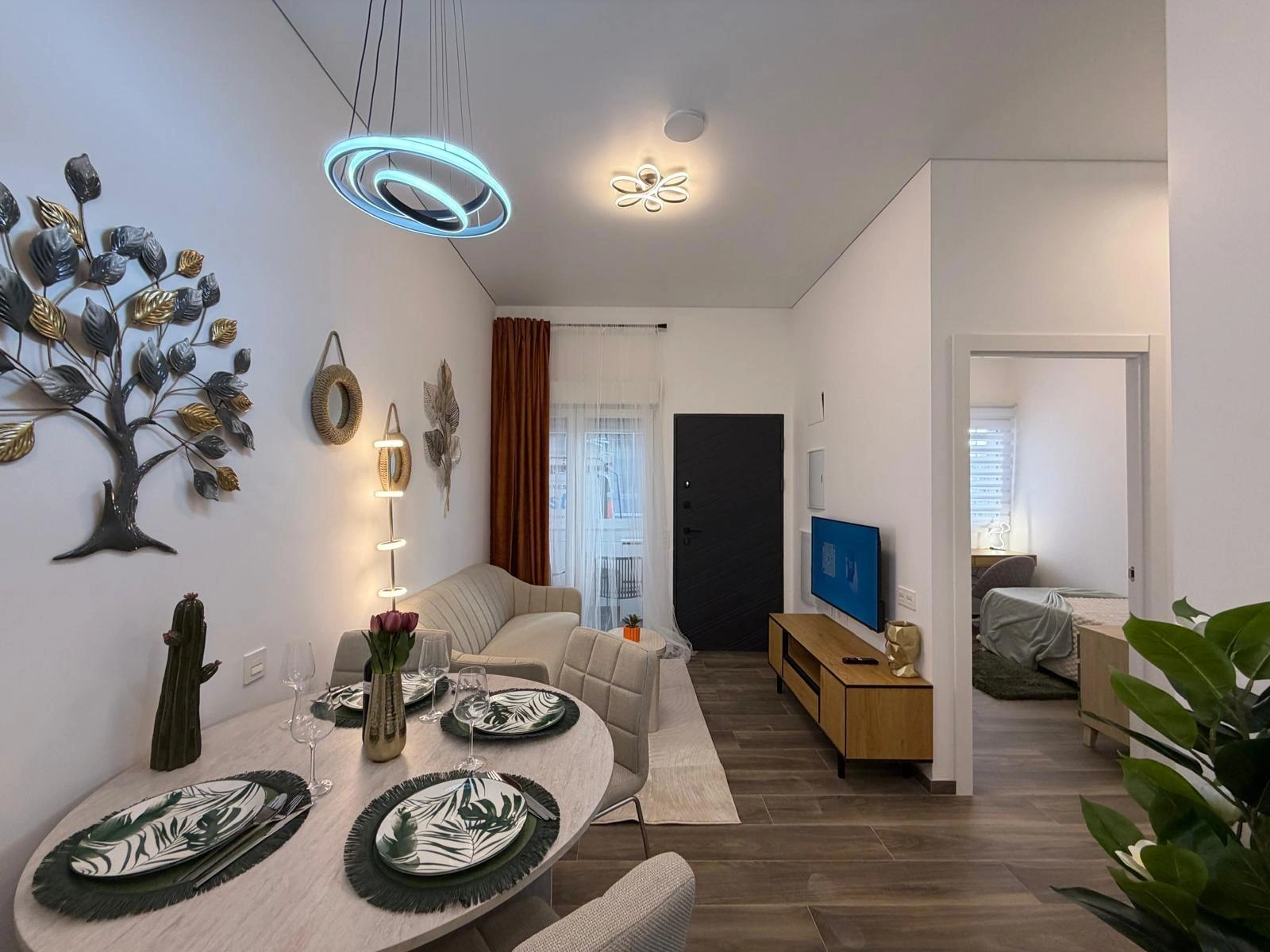 Apartamento reformado de dos dormitorios a 200 metros de la Playa De Los Locos, Torrevieja