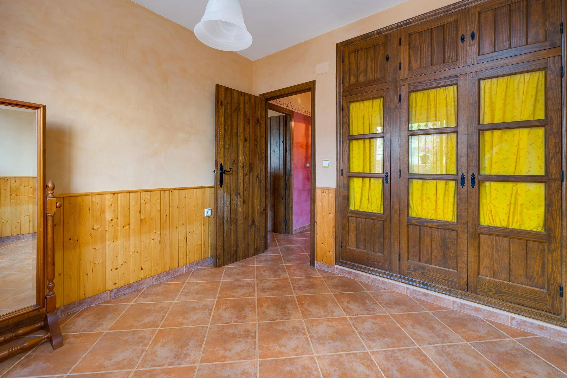 Increíble Chalet de cincos dormitorios en venta en San Miguel de Salinas, Alicante