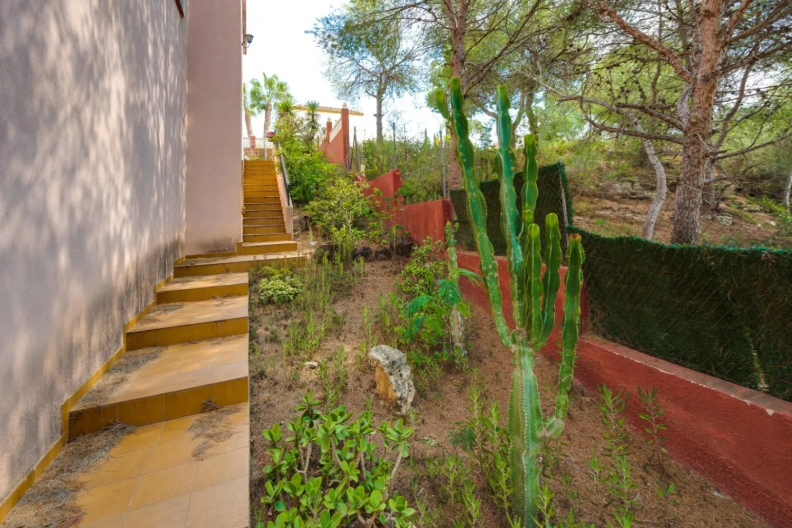 Increíble Chalet de cincos dormitorios en venta en San Miguel de Salinas, Alicante