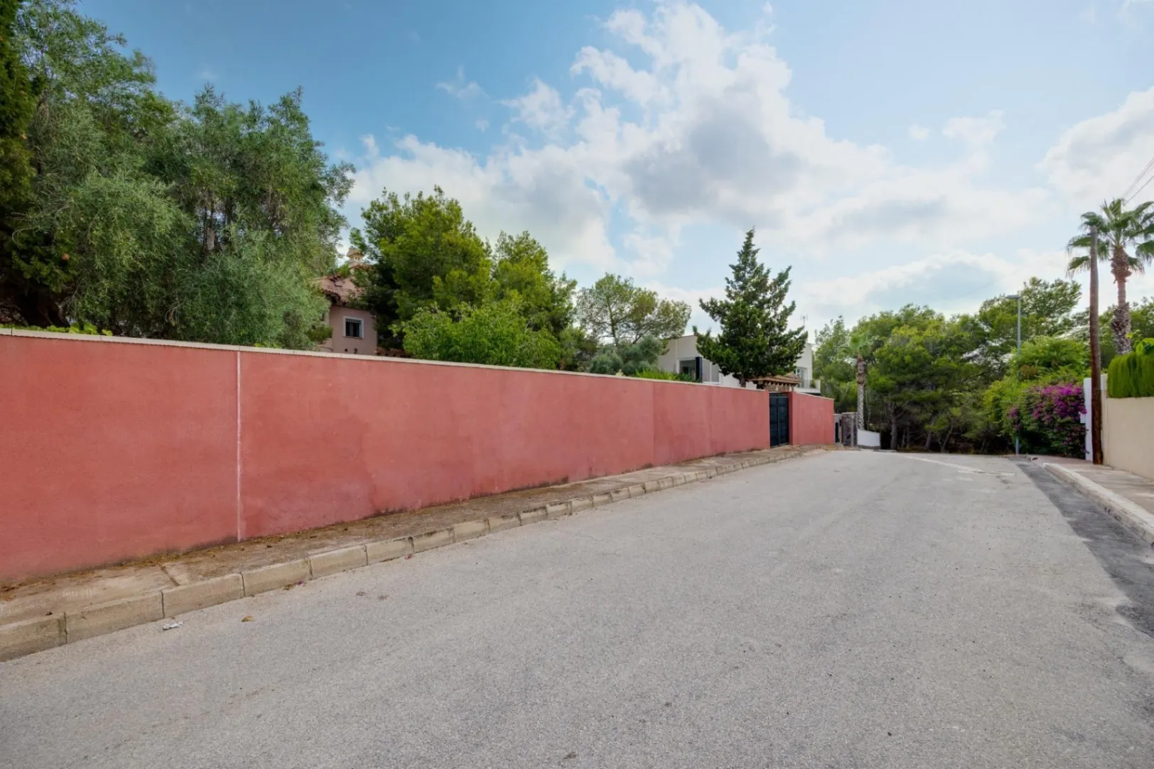 Increíble Chalet de cincos dormitorios en venta en San Miguel de Salinas, Alicante