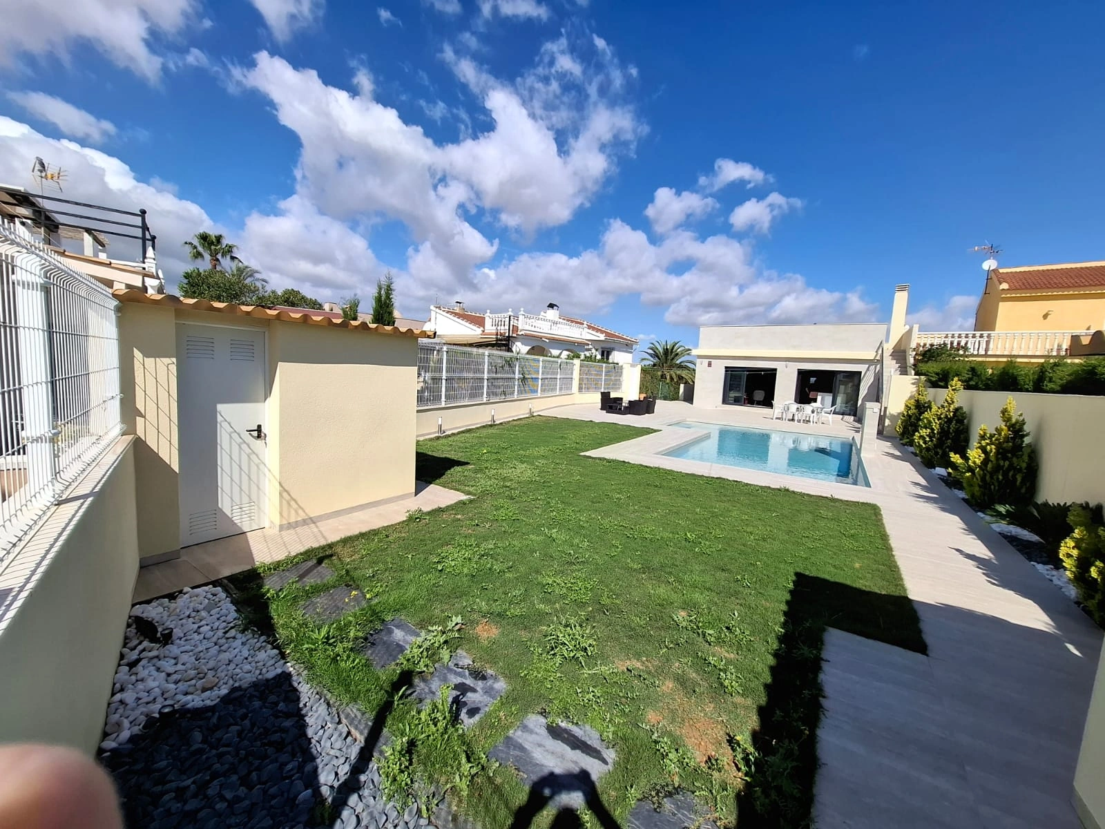Chalet reformado con 4 habitaciones en venta en Los Balcones, Torrevieja