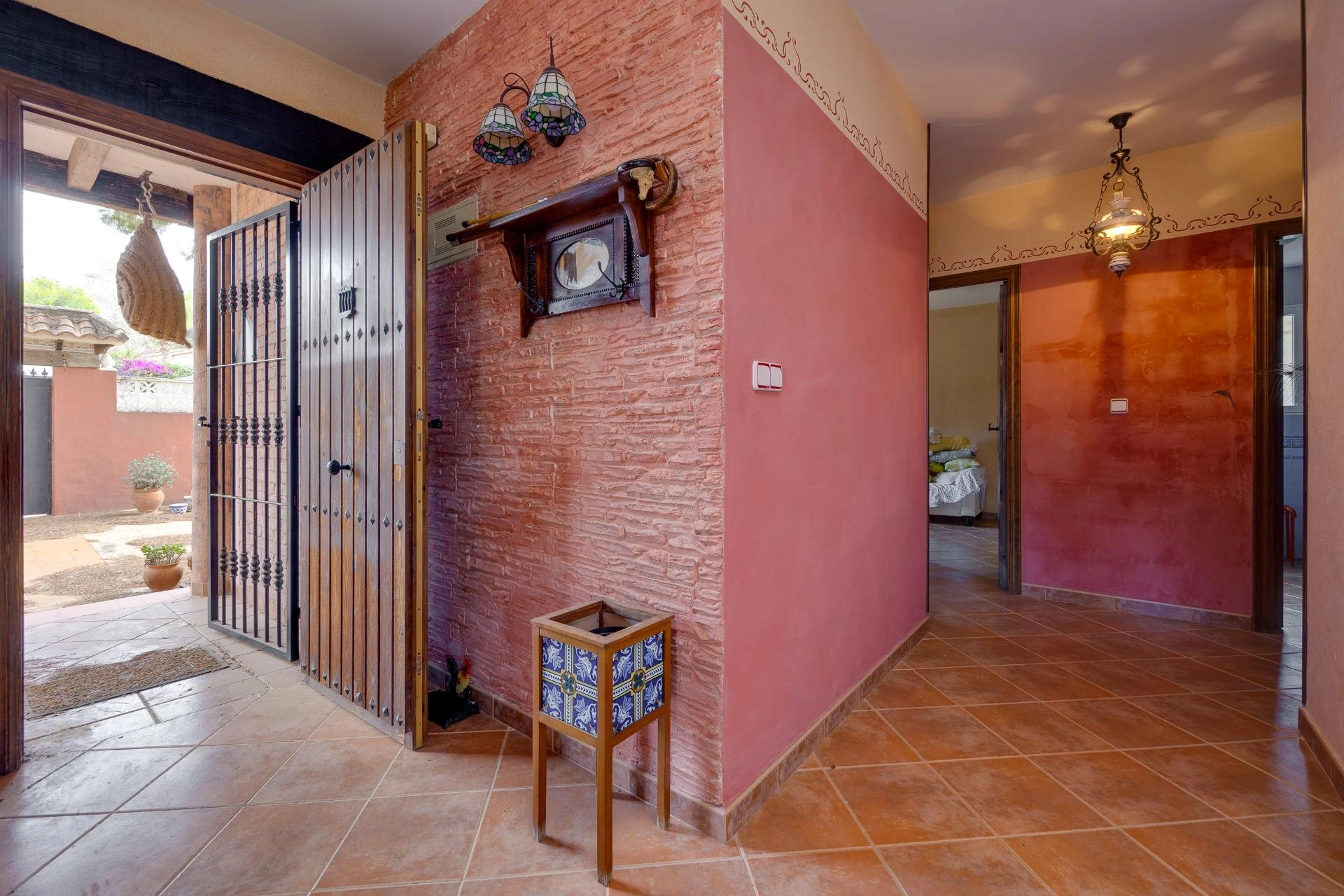 Increíble Chalet de cincos dormitorios en venta en San Miguel de Salinas, Alicante