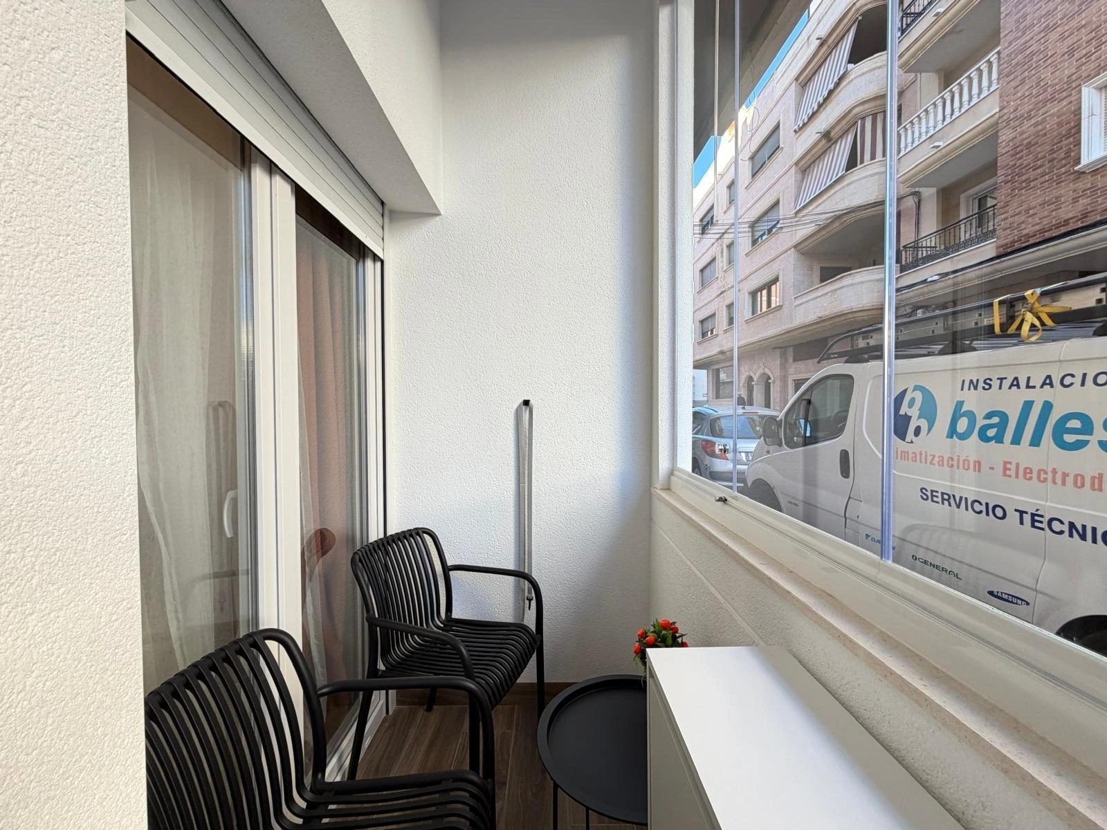 Apartamento reformado de dos dormitorios a 200 metros de la Playa De Los Locos, Torrevieja