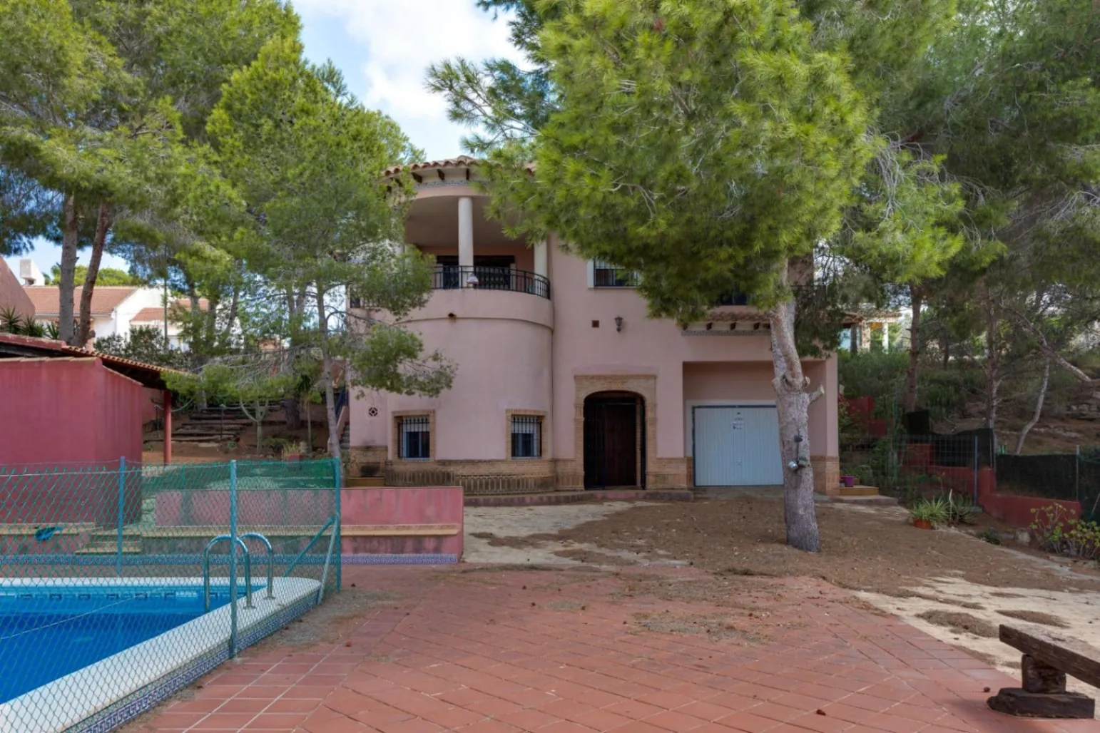 Increíble Chalet de cincos dormitorios en venta en San Miguel de Salinas, Alicante