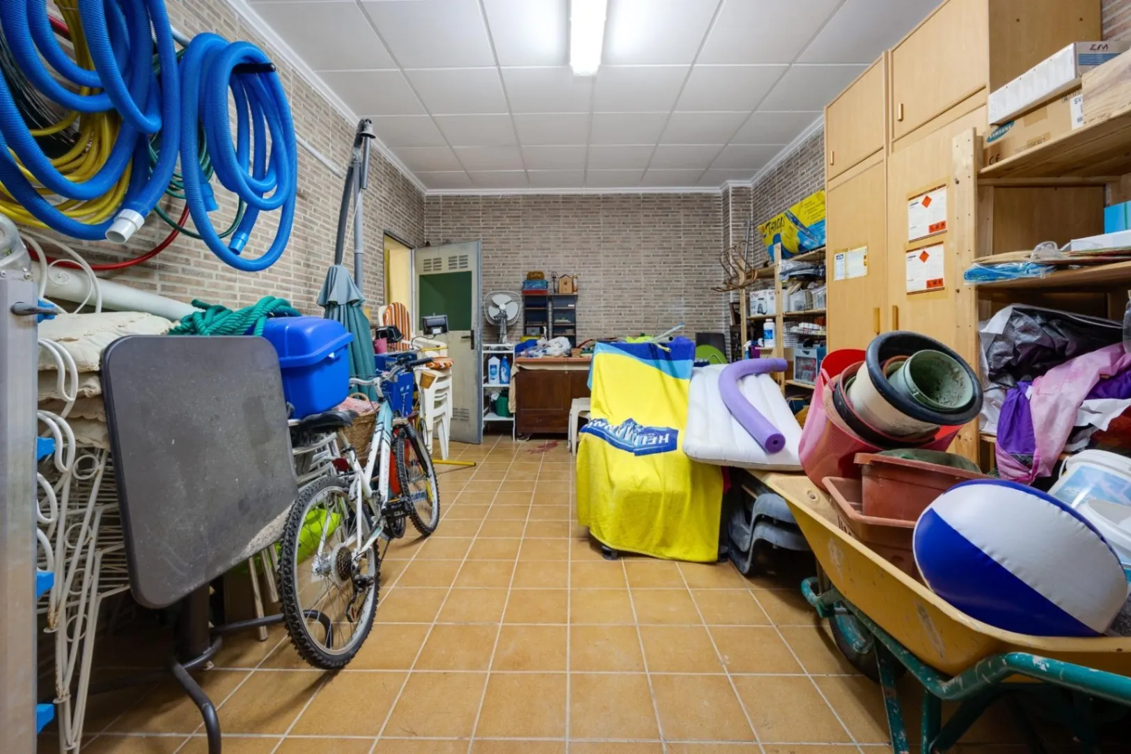 Increíble Chalet de cincos dormitorios en venta en San Miguel de Salinas, Alicante