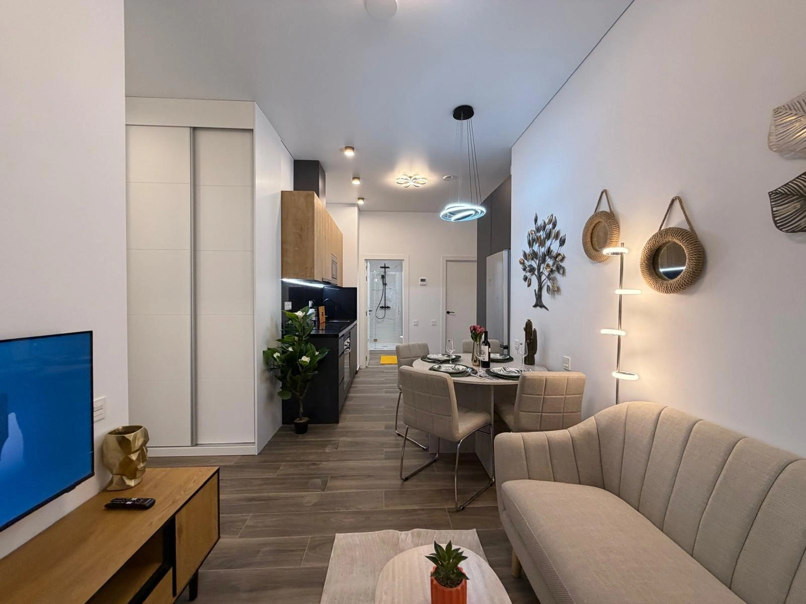 Apartamento reformado de dos dormitorios a 200 metros de la Playa De Los Locos, Torrevieja