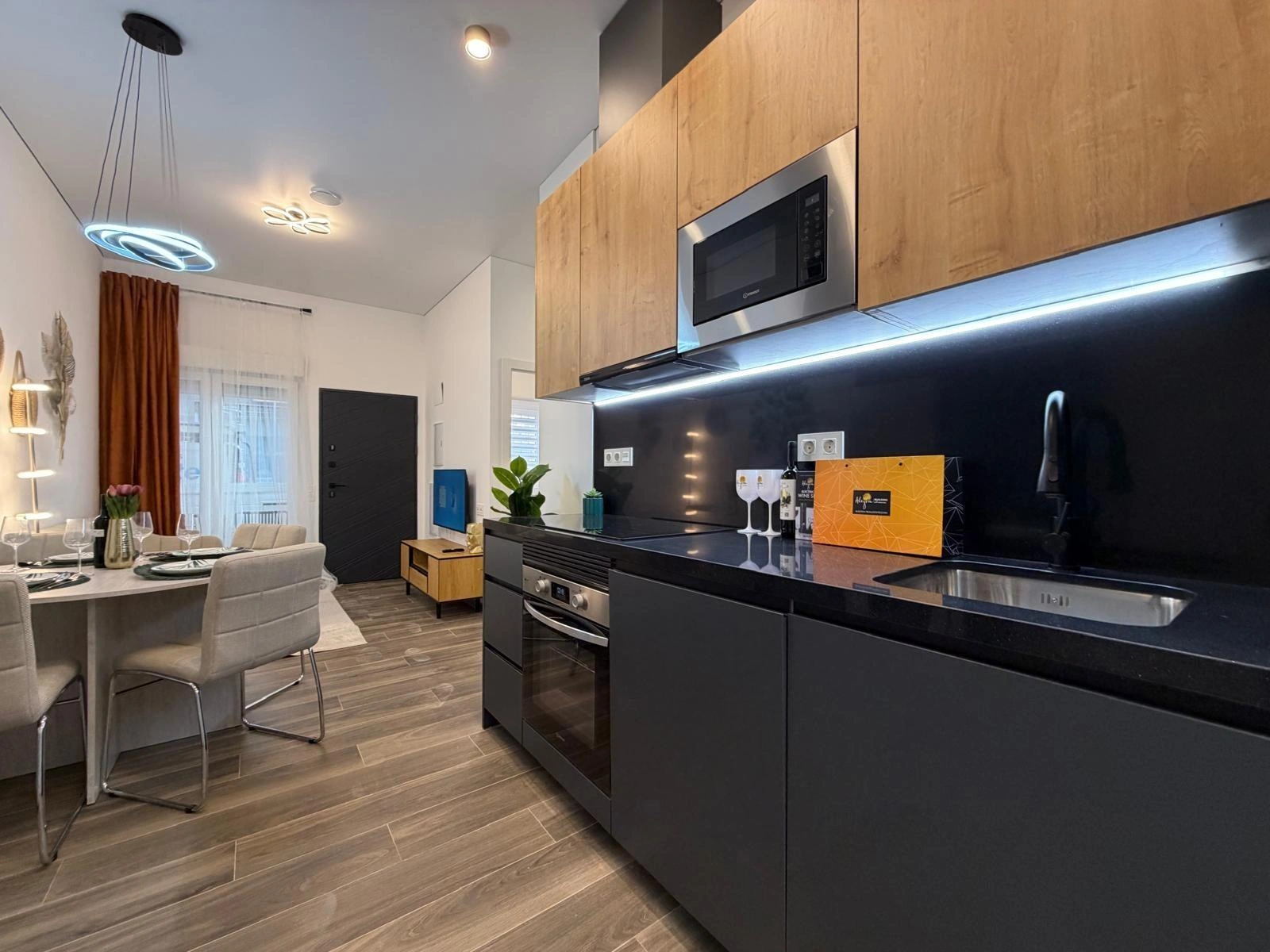 Apartamento reformado de dos dormitorios a 200 metros de la Playa De Los Locos, Torrevieja
