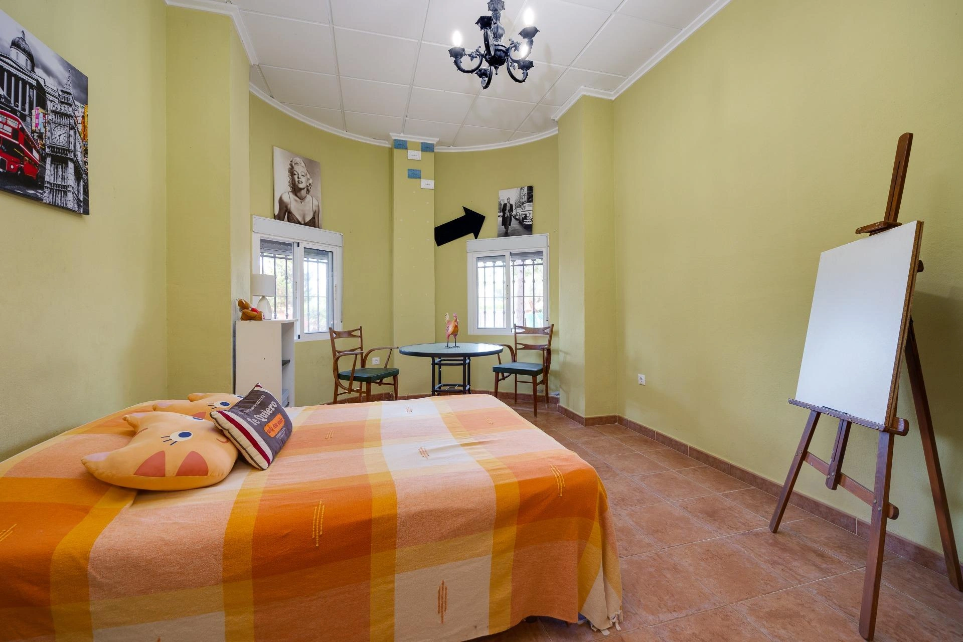 Increíble Chalet de cincos dormitorios en venta en San Miguel de Salinas, Alicante