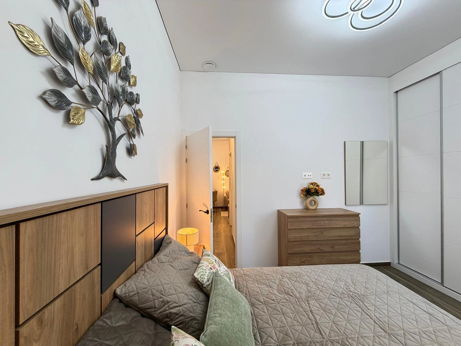 Apartamento reformado de dos dormitorios a 200 metros de la Playa De Los Locos, Torrevieja