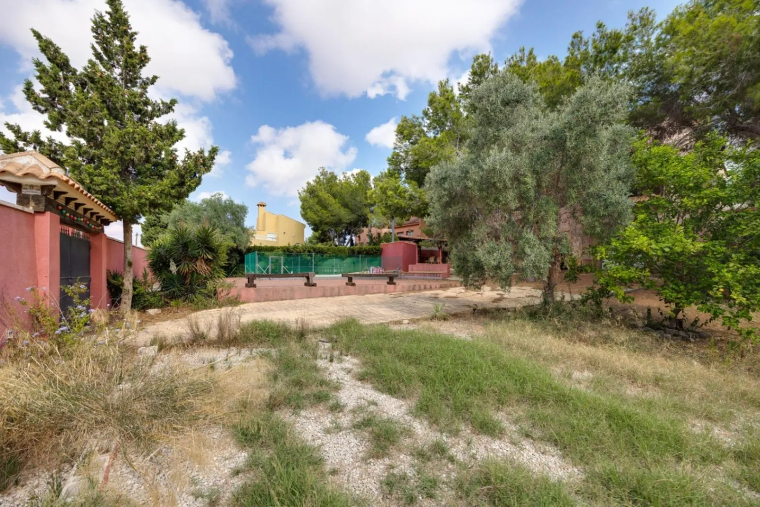 Increíble Chalet de cincos dormitorios en venta en San Miguel de Salinas, Alicante