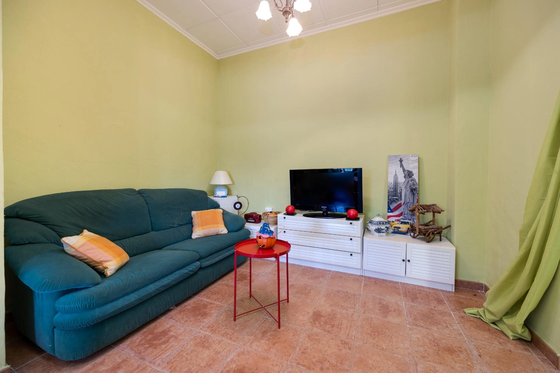 Increíble Chalet de cincos dormitorios en venta en San Miguel de Salinas, Alicante