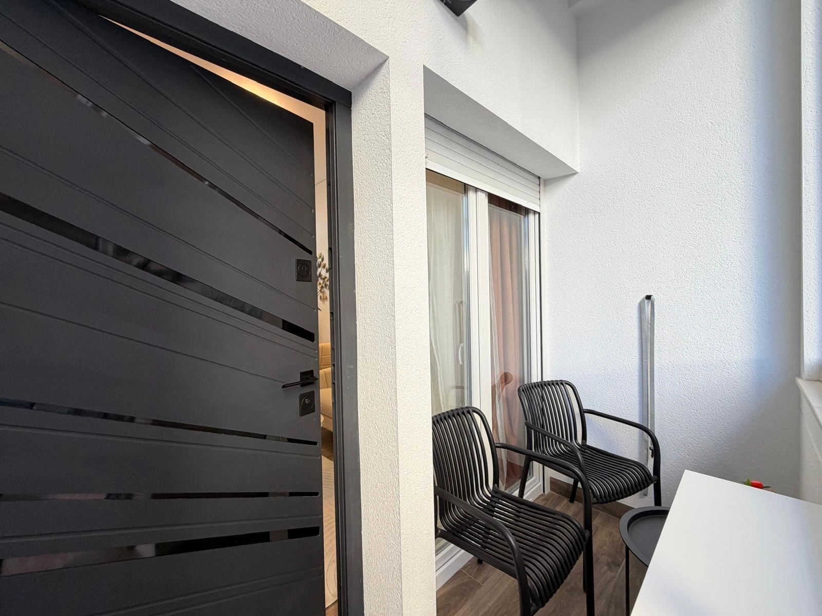 Apartamento reformado de dos dormitorios a 200 metros de la Playa De Los Locos, Torrevieja