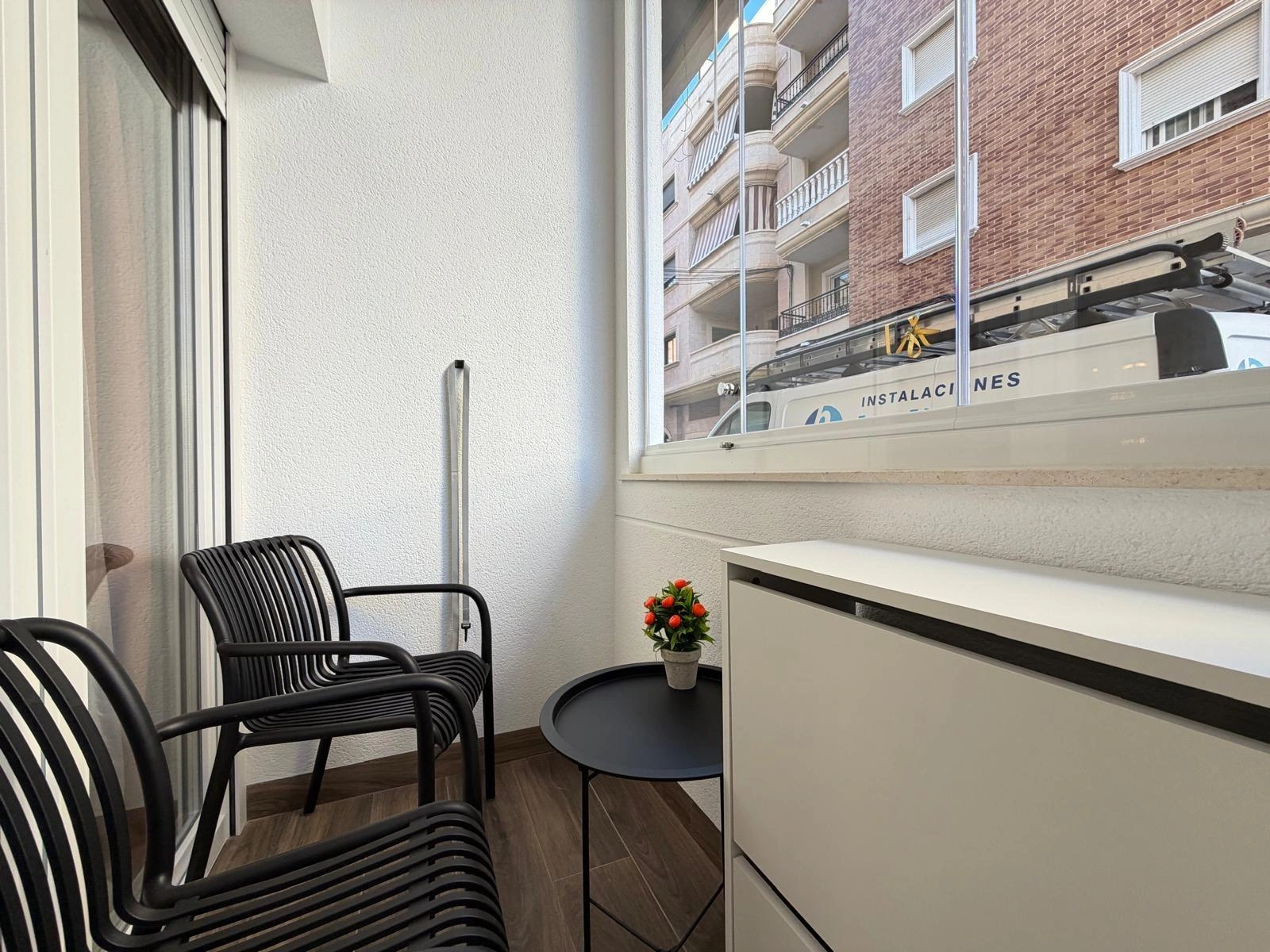 Apartamento reformado de dos dormitorios a 200 metros de la Playa De Los Locos, Torrevieja