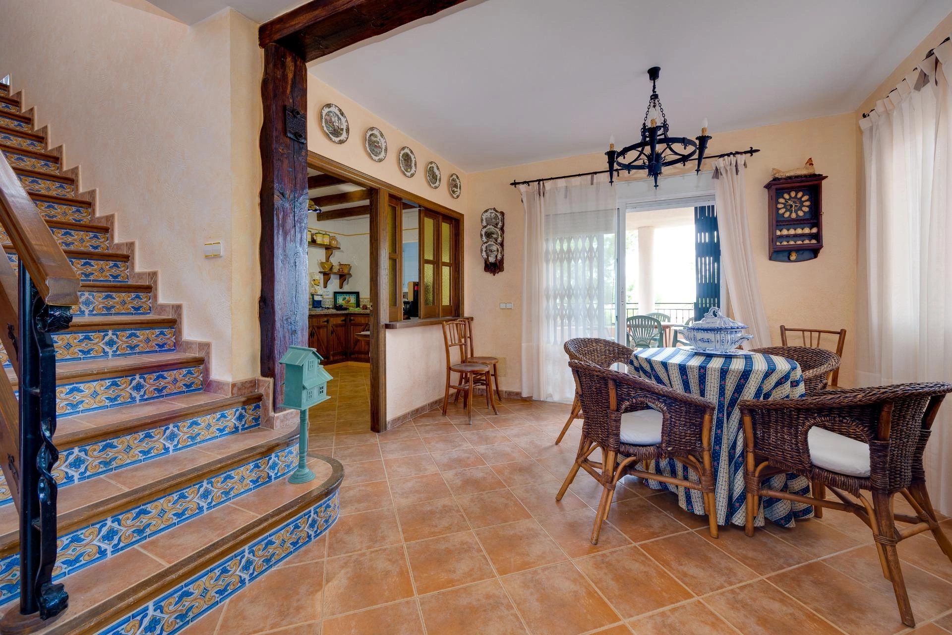 Increíble Chalet de cincos dormitorios en venta en San Miguel de Salinas, Alicante
