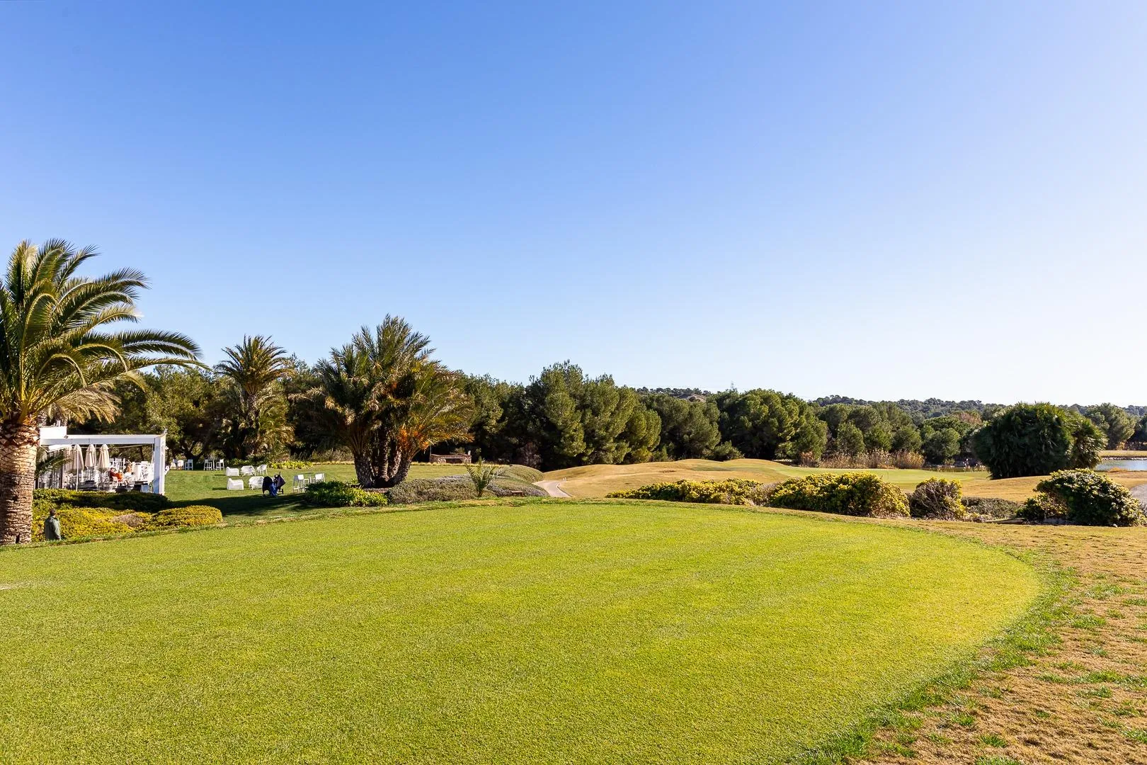 Increíble Chalet de cincos dormitorios en venta en San Miguel de Salinas, Alicante