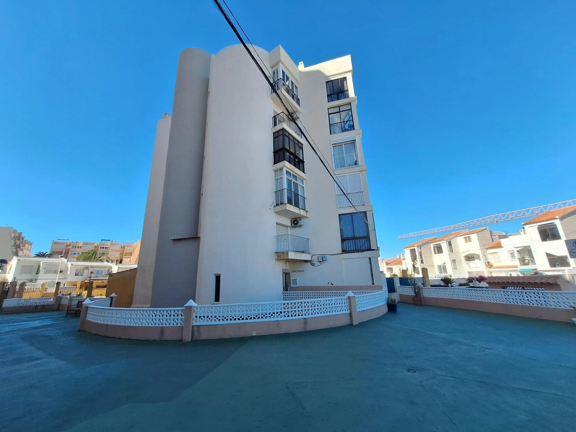 Estudio moderno en venta en Torrejón, Torrevieja.