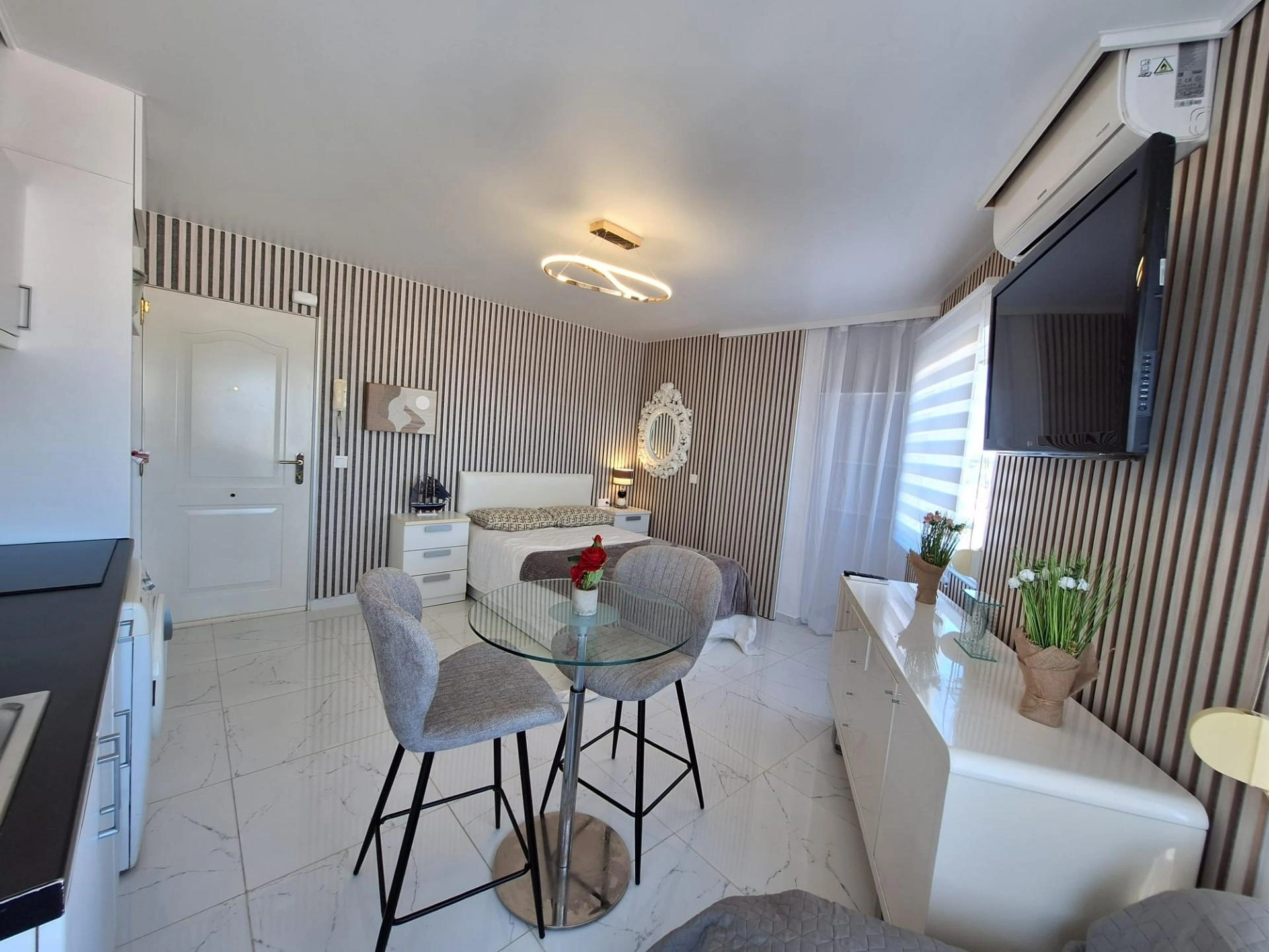 Estudio moderno en venta en Torrejón, Torrevieja.